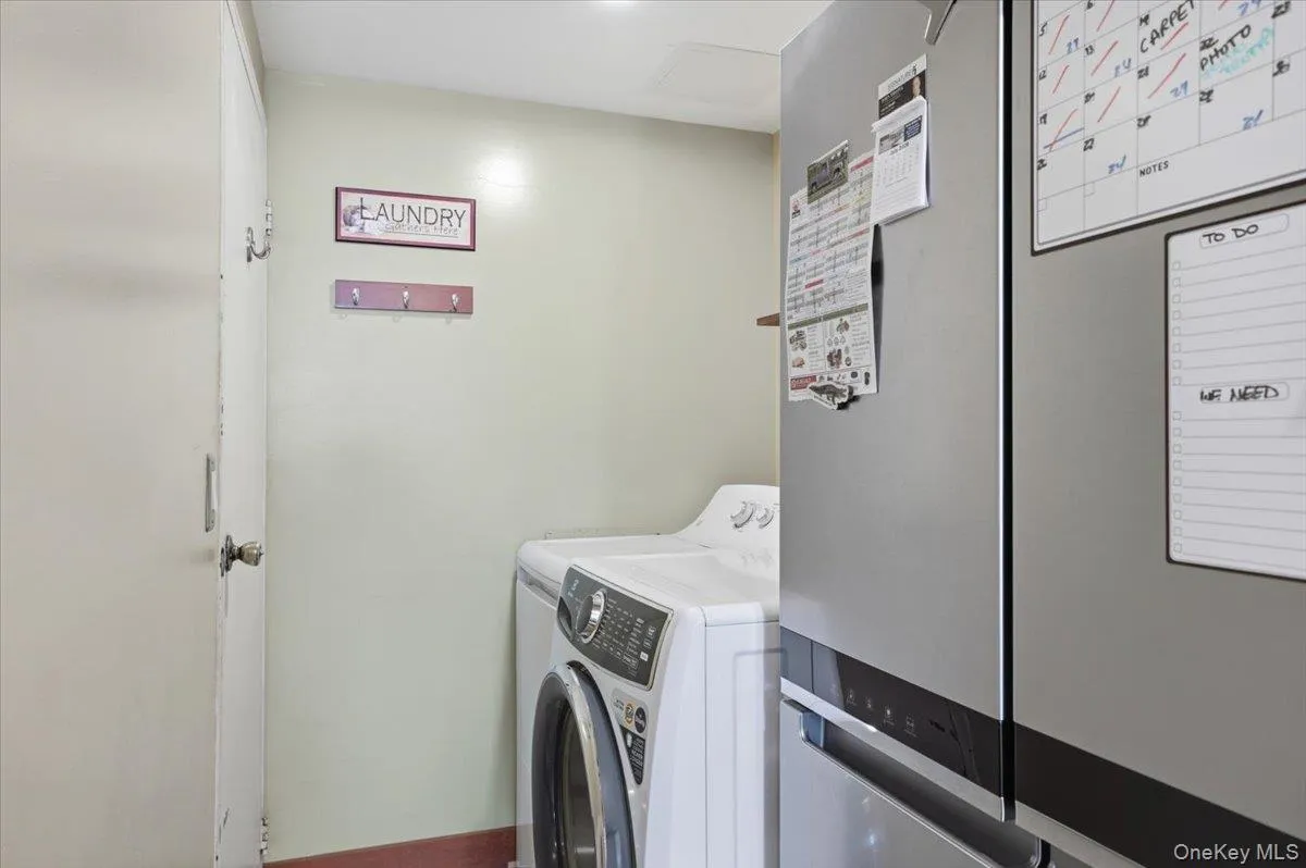38 Appel Drive, Brookhaven, NY, 5 Bedrooms Bedrooms, 8 Rooms Rooms,2 BathroomsBathrooms,Residential,For Rent,Appel,0,1030193 38 Appel Drive, Brookhaven, NY, 5 Bedrooms Bedrooms, 8 Rooms Rooms,2 BathroomsBathrooms,Residential,For Rent,Appel,0,1030193