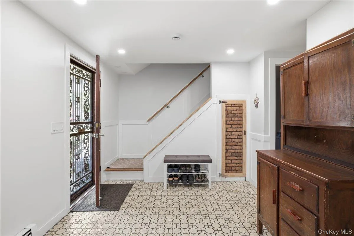 38 Appel Drive, Brookhaven, NY, 5 Bedrooms Bedrooms, 8 Rooms Rooms,2 BathroomsBathrooms,Residential,For Rent,Appel,0,1030193 38 Appel Drive, Brookhaven, NY, 5 Bedrooms Bedrooms, 8 Rooms Rooms,2 BathroomsBathrooms,Residential,For Rent,Appel,0,1030193