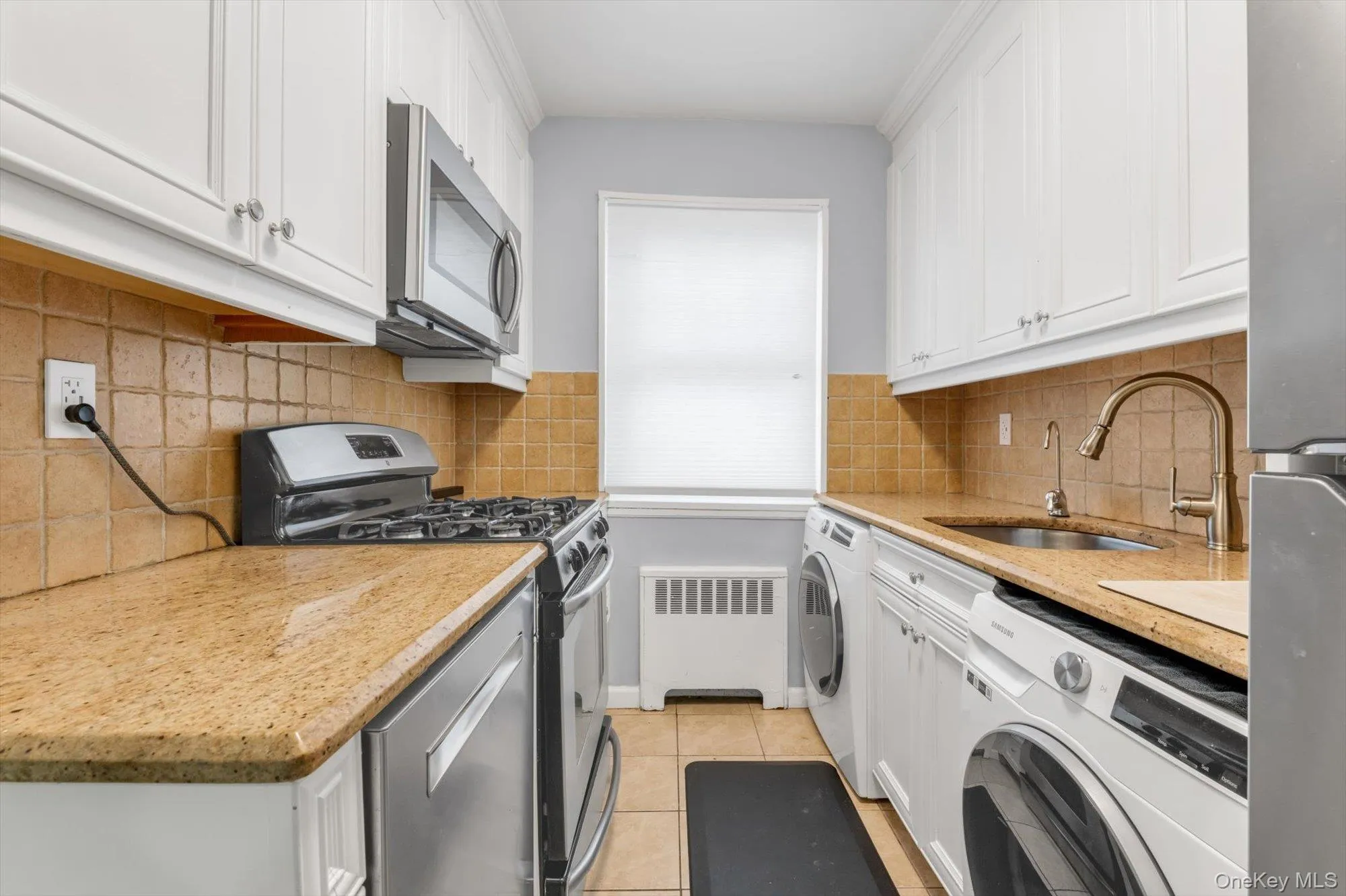 61-21 255th Street, New York, NY, 2 Bedrooms Bedrooms, 5 Rooms Rooms,1 BathroomBathrooms,Residential,For Rent,255th Street,0,1030194 61-21 255th Street, New York, NY, 2 Bedrooms Bedrooms, 5 Rooms Rooms,1 BathroomBathrooms,Residential,For Rent,255th Street,0,1030194