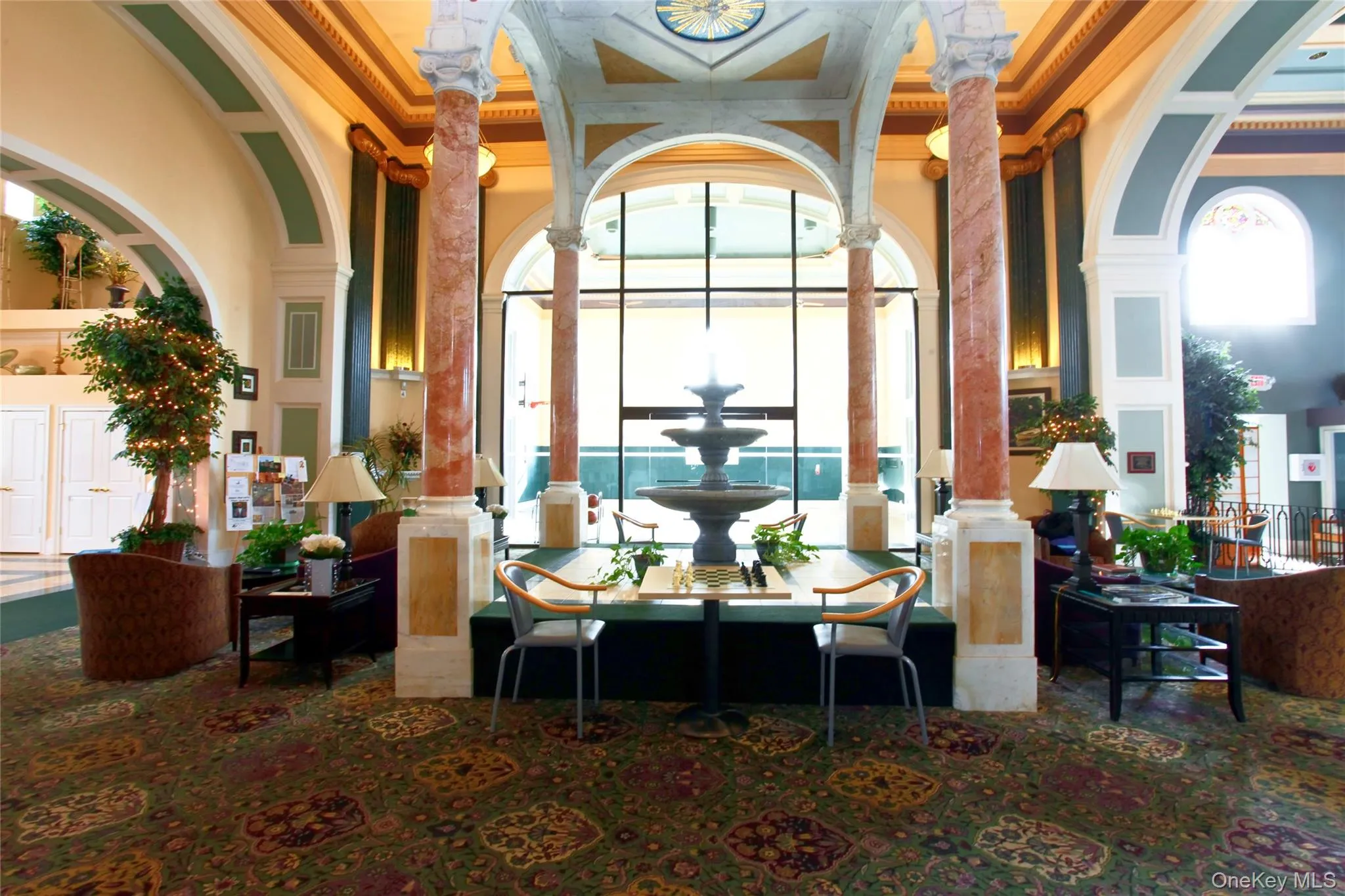 Elegance and so much attention to detail all around. Elegance and so much attention to detail all around.