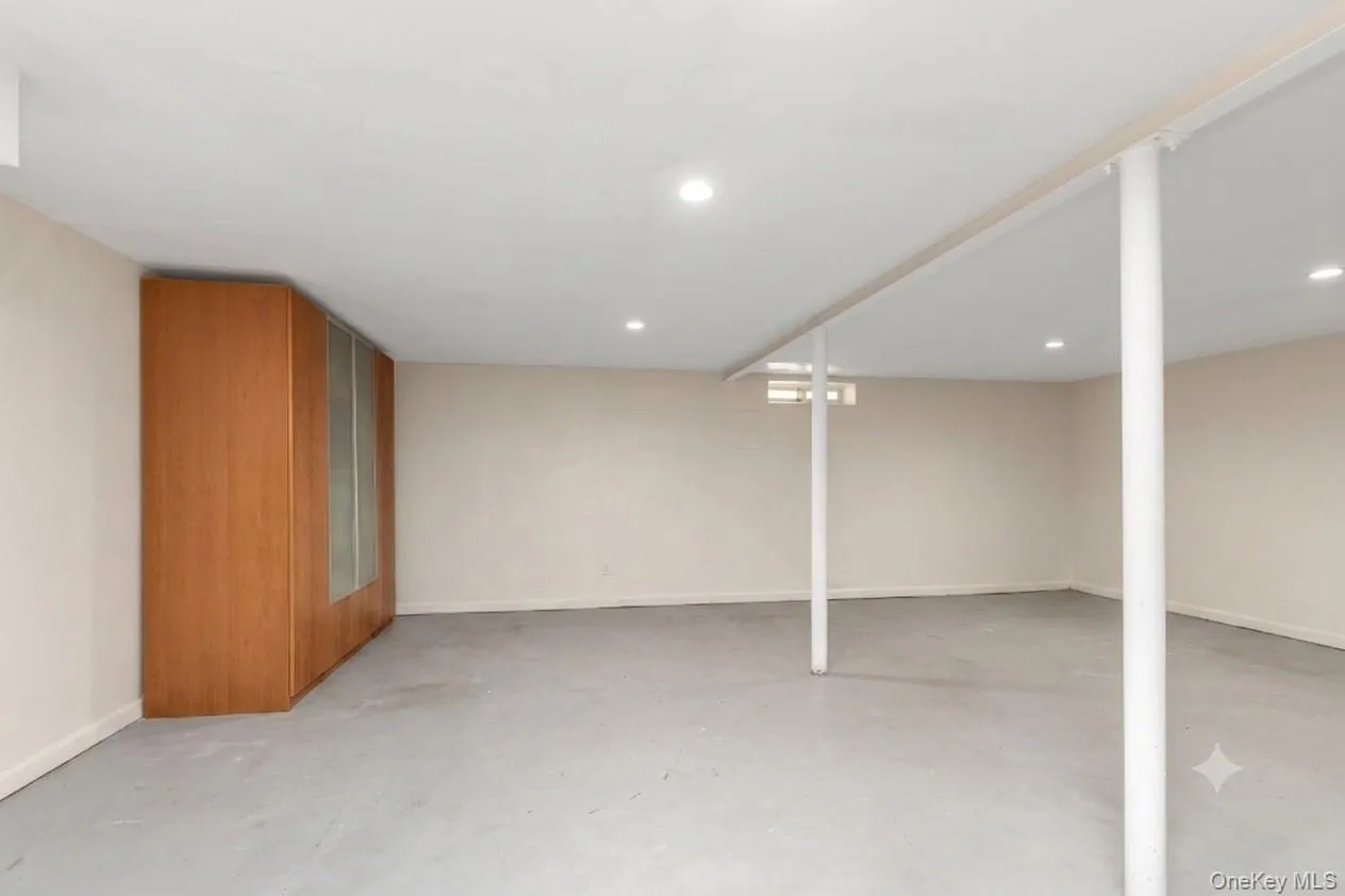 41-35 219th Street, New York, NY, 4 Bedrooms Bedrooms, 7 Rooms Rooms,2 BathroomsBathrooms,Residential,For Rent,219th,0,1030199 41-35 219th Street, New York, NY, 4 Bedrooms Bedrooms, 7 Rooms Rooms,2 BathroomsBathrooms,Residential,For Rent,219th,0,1030199