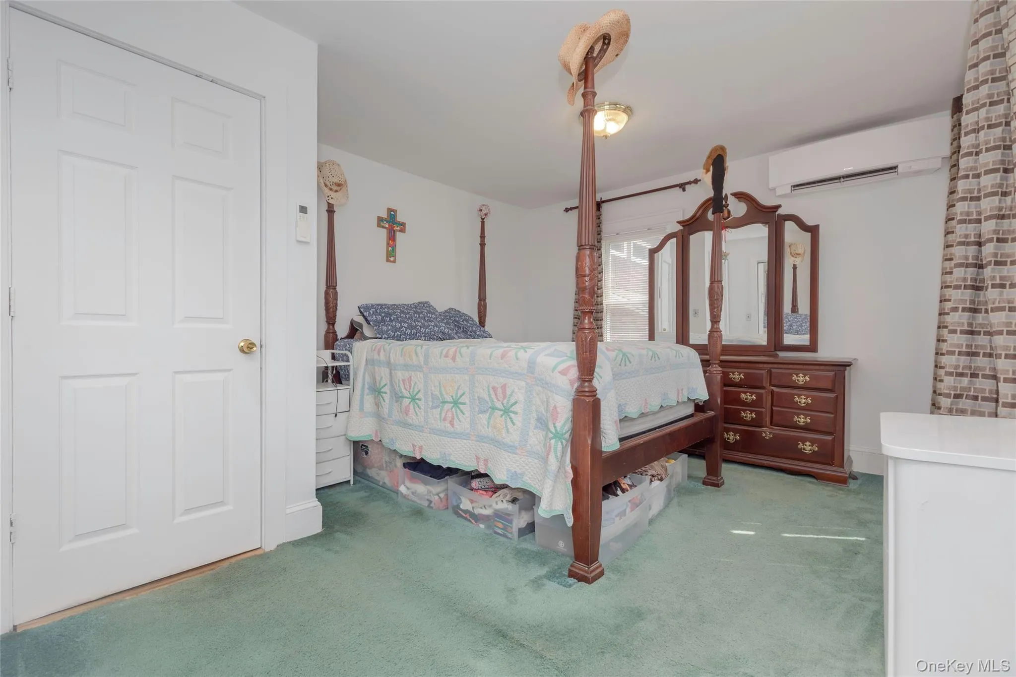 2036 Hobart Avenue, New York, NY, 2 Bedrooms Bedrooms, 5 Rooms Rooms,1 BathroomBathrooms,Residential,For Rent,Hobart,0,1030200 2036 Hobart Avenue, New York, NY, 2 Bedrooms Bedrooms, 5 Rooms Rooms,1 BathroomBathrooms,Residential,For Rent,Hobart,0,1030200