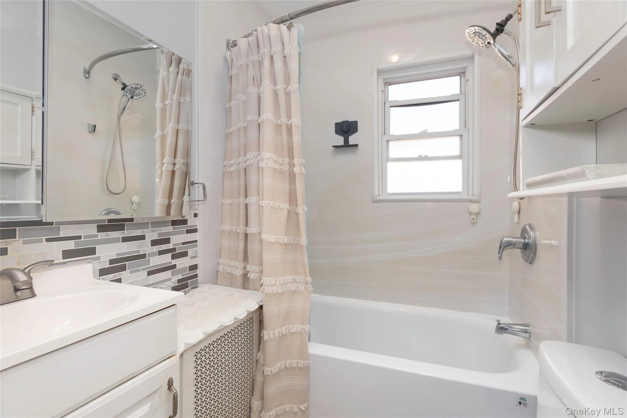 2036 Hobart Avenue, New York, NY, 2 Bedrooms Bedrooms, 5 Rooms Rooms,1 BathroomBathrooms,Residential,For Rent,Hobart,0,1030200 2036 Hobart Avenue, New York, NY, 2 Bedrooms Bedrooms, 5 Rooms Rooms,1 BathroomBathrooms,Residential,For Rent,Hobart,0,1030200
