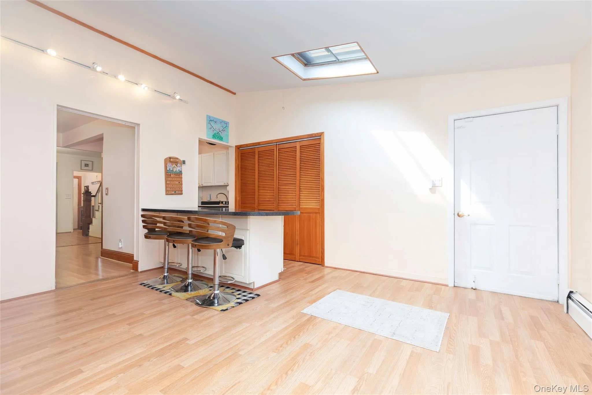 2036 Hobart Avenue, New York, NY, 2 Bedrooms Bedrooms, 5 Rooms Rooms,1 BathroomBathrooms,Residential,For Rent,Hobart,0,1030200 2036 Hobart Avenue, New York, NY, 2 Bedrooms Bedrooms, 5 Rooms Rooms,1 BathroomBathrooms,Residential,For Rent,Hobart,0,1030200