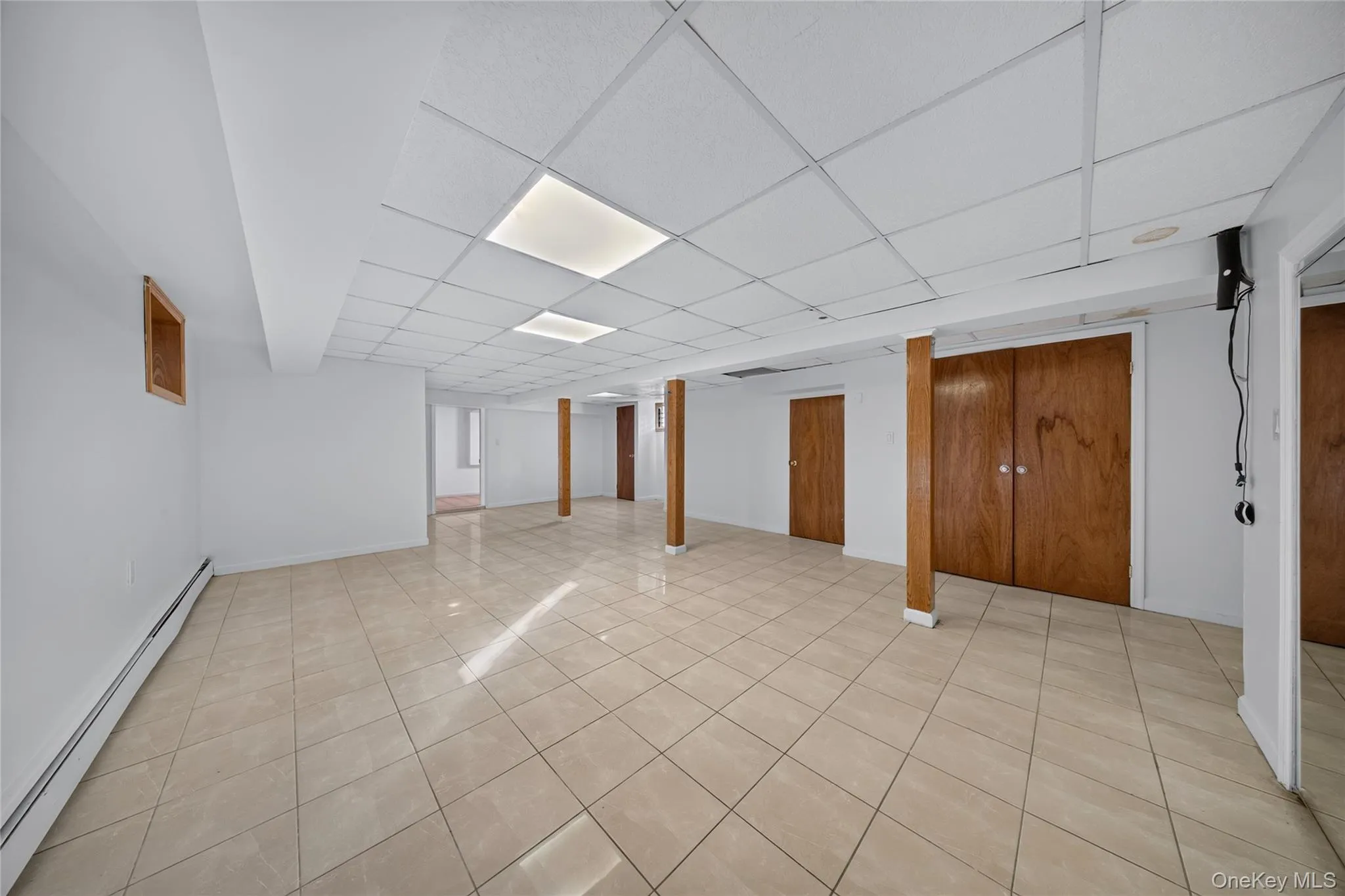 46-19 Iris Lane, North Hempstead, NY, 4 Bedrooms Bedrooms, 8 Rooms Rooms,2 BathroomsBathrooms,Residential,For Rent,Iris,0,1030208 46-19 Iris Lane, North Hempstead, NY, 4 Bedrooms Bedrooms, 8 Rooms Rooms,2 BathroomsBathrooms,Residential,For Rent,Iris,0,1030208