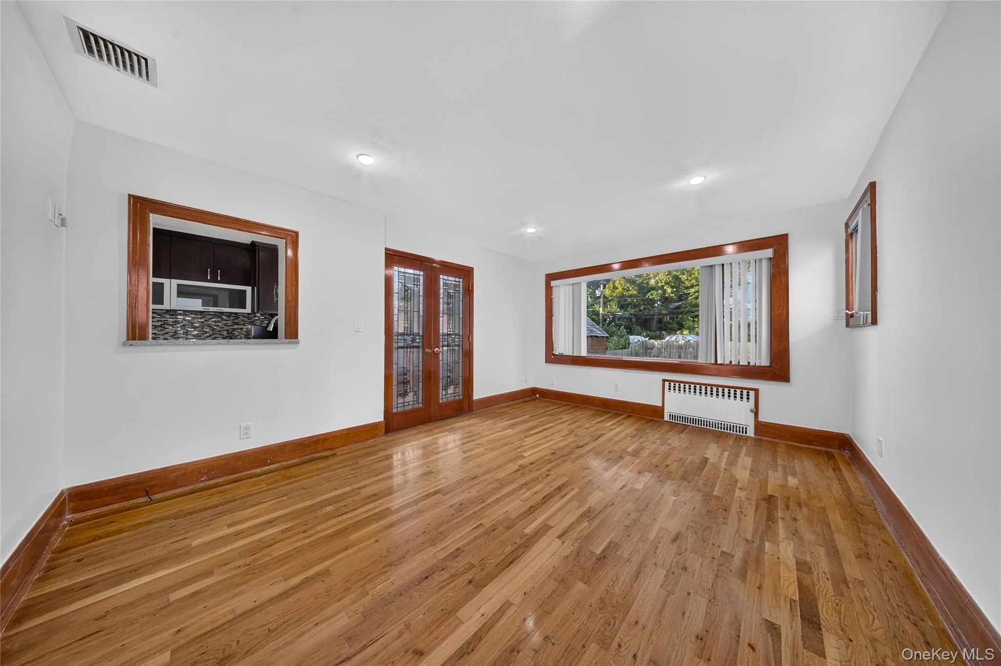 46-19 Iris Lane, North Hempstead, NY, 4 Bedrooms Bedrooms, 8 Rooms Rooms,2 BathroomsBathrooms,Residential,For Rent,Iris,0,1030208 46-19 Iris Lane, North Hempstead, NY, 4 Bedrooms Bedrooms, 8 Rooms Rooms,2 BathroomsBathrooms,Residential,For Rent,Iris,0,1030208