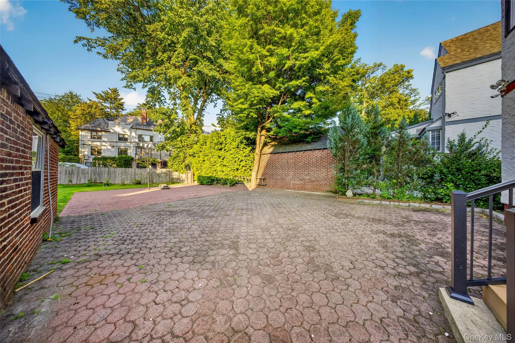 46-19 Iris Lane, North Hempstead, NY, 4 Bedrooms Bedrooms, 8 Rooms Rooms,2 BathroomsBathrooms,Residential,For Rent,Iris,0,1030208 46-19 Iris Lane, North Hempstead, NY, 4 Bedrooms Bedrooms, 8 Rooms Rooms,2 BathroomsBathrooms,Residential,For Rent,Iris,0,1030208
