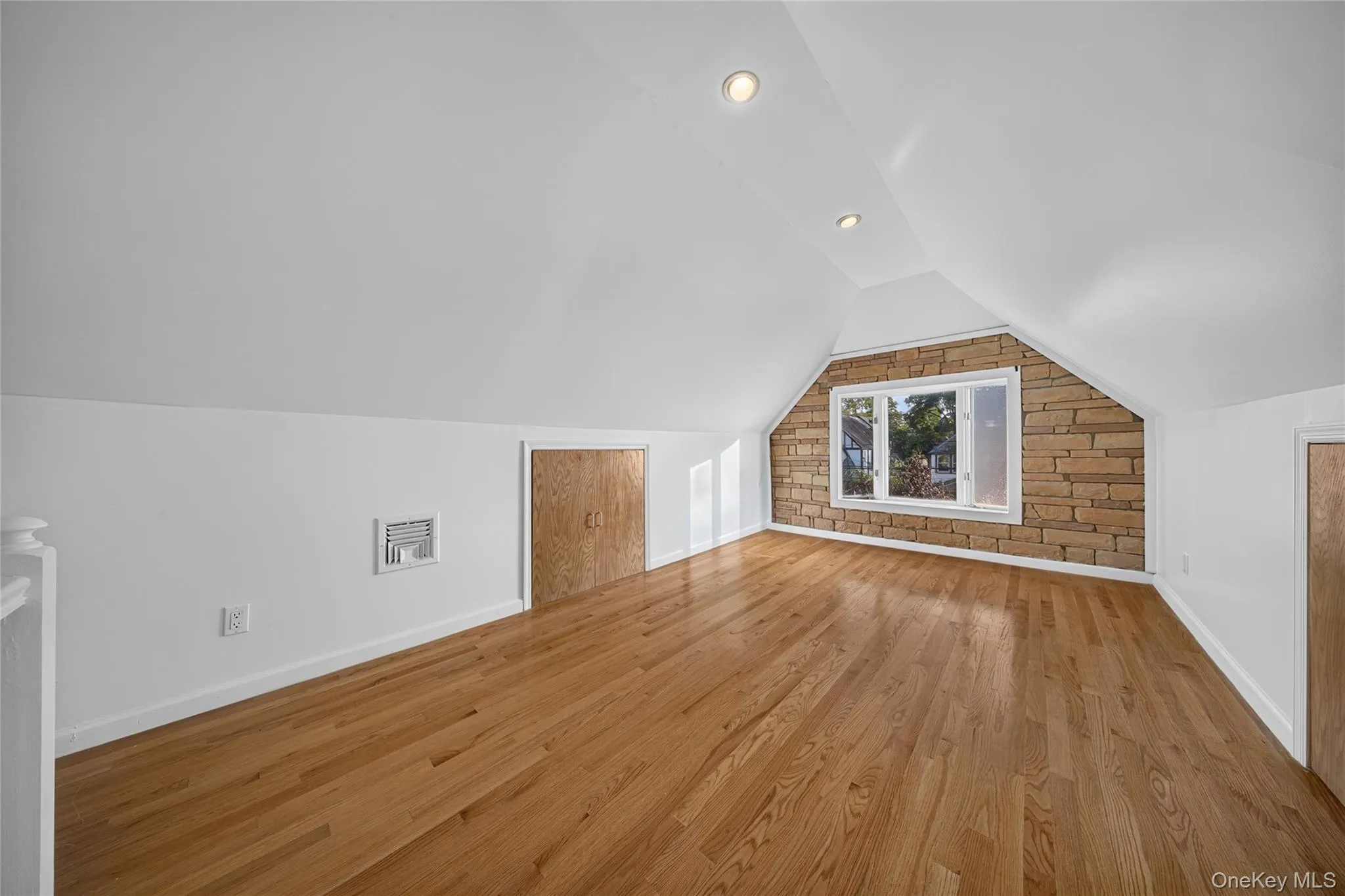 46-19 Iris Lane, North Hempstead, NY, 4 Bedrooms Bedrooms, 8 Rooms Rooms,2 BathroomsBathrooms,Residential,For Rent,Iris,0,1030208 46-19 Iris Lane, North Hempstead, NY, 4 Bedrooms Bedrooms, 8 Rooms Rooms,2 BathroomsBathrooms,Residential,For Rent,Iris,0,1030208
