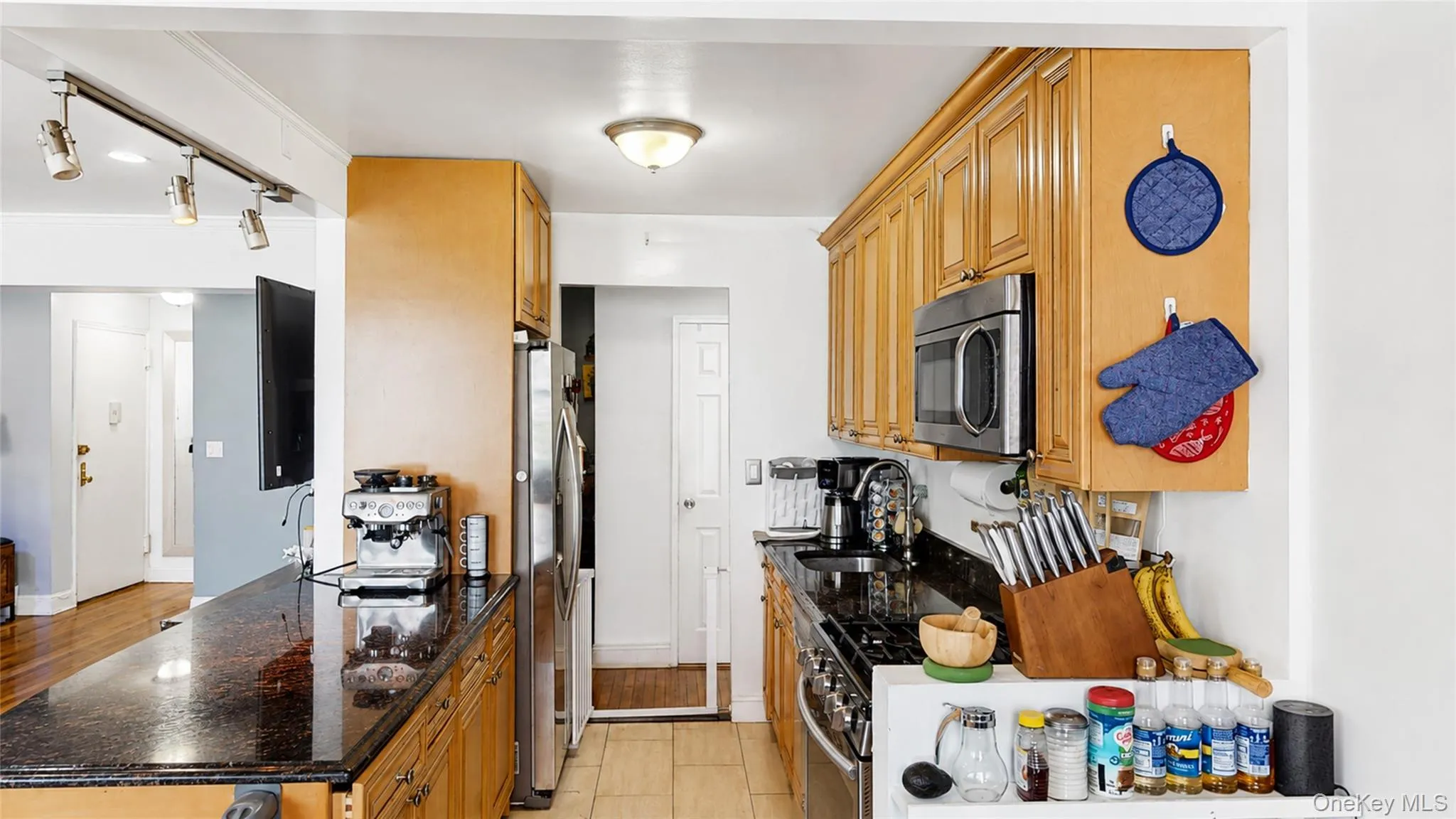 1 Sadore Lane, Yonkers, NY, 2 Bedrooms Bedrooms, 4 Rooms Rooms,1 BathroomBathrooms,Residential,For Rent,Sadore,0,1030216 1 Sadore Lane, Yonkers, NY, 2 Bedrooms Bedrooms, 4 Rooms Rooms,1 BathroomBathrooms,Residential,For Rent,Sadore,0,1030216