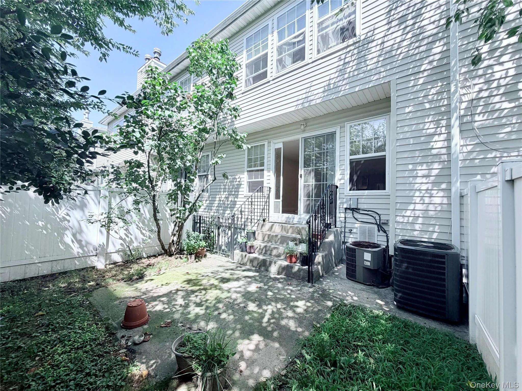 12 Yennicock Avenue, North Hempstead, NY, 2 Bedrooms Bedrooms, 6 Rooms Rooms,3 BathroomsBathrooms,Residential Lease,For Rent,Yennicock,0,1030224 12 Yennicock Avenue, North Hempstead, NY, 2 Bedrooms Bedrooms, 6 Rooms Rooms,3 BathroomsBathrooms,Residential Lease,For Rent,Yennicock,0,1030224
