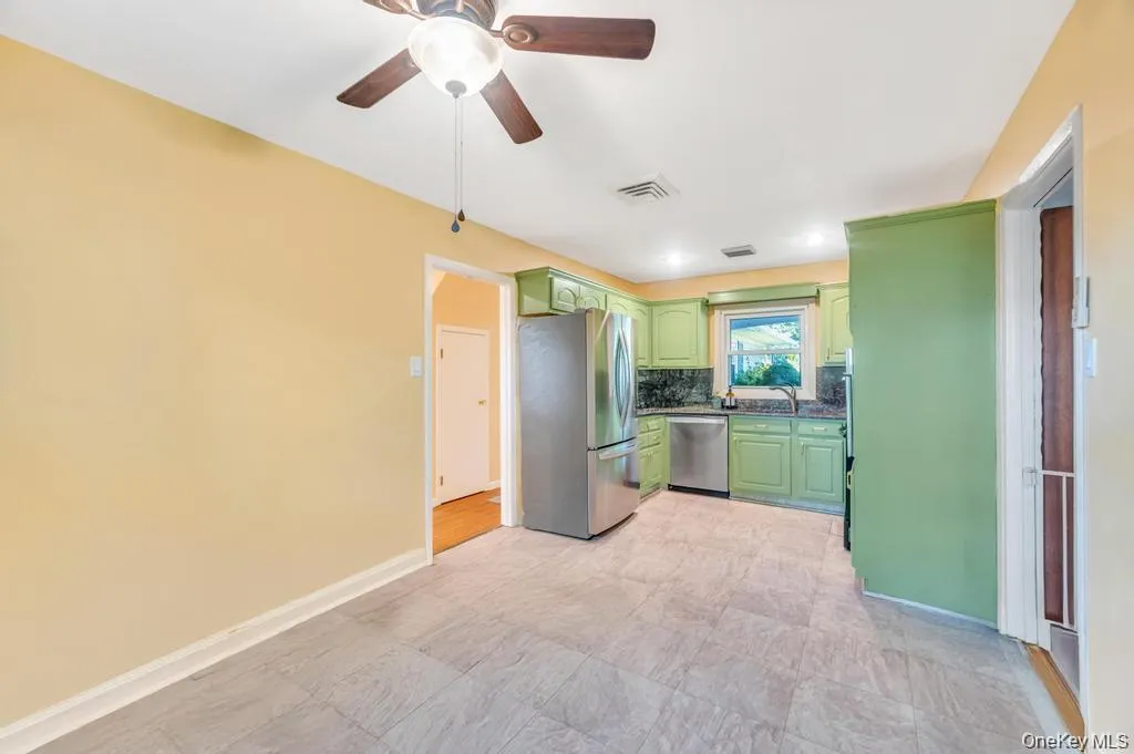 38 Barker Drive, Brookhaven, NY, 6 Bedrooms Bedrooms, 10 Rooms Rooms,3 BathroomsBathrooms,Residential Lease,For Rent,Barker,0,1030225 38 Barker Drive, Brookhaven, NY, 6 Bedrooms Bedrooms, 10 Rooms Rooms,3 BathroomsBathrooms,Residential Lease,For Rent,Barker,0,1030225