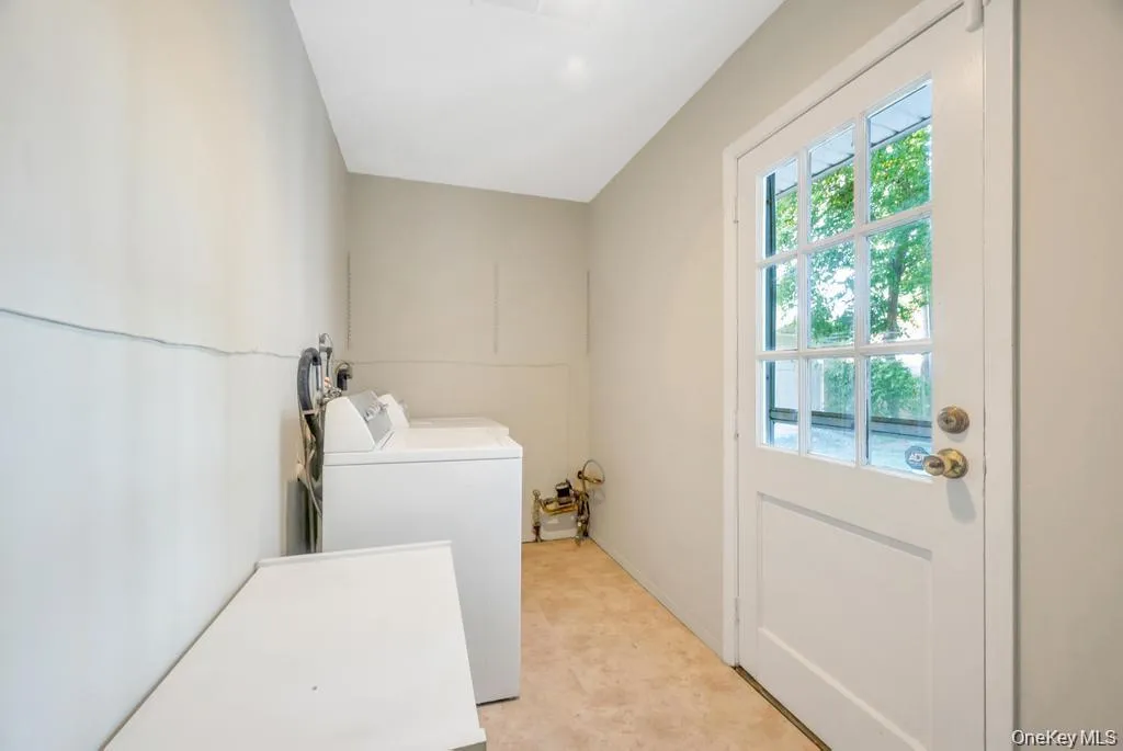 38 Barker Drive, Brookhaven, NY, 6 Bedrooms Bedrooms, 10 Rooms Rooms,3 BathroomsBathrooms,Residential Lease,For Rent,Barker,0,1030225 38 Barker Drive, Brookhaven, NY, 6 Bedrooms Bedrooms, 10 Rooms Rooms,3 BathroomsBathrooms,Residential Lease,For Rent,Barker,0,1030225