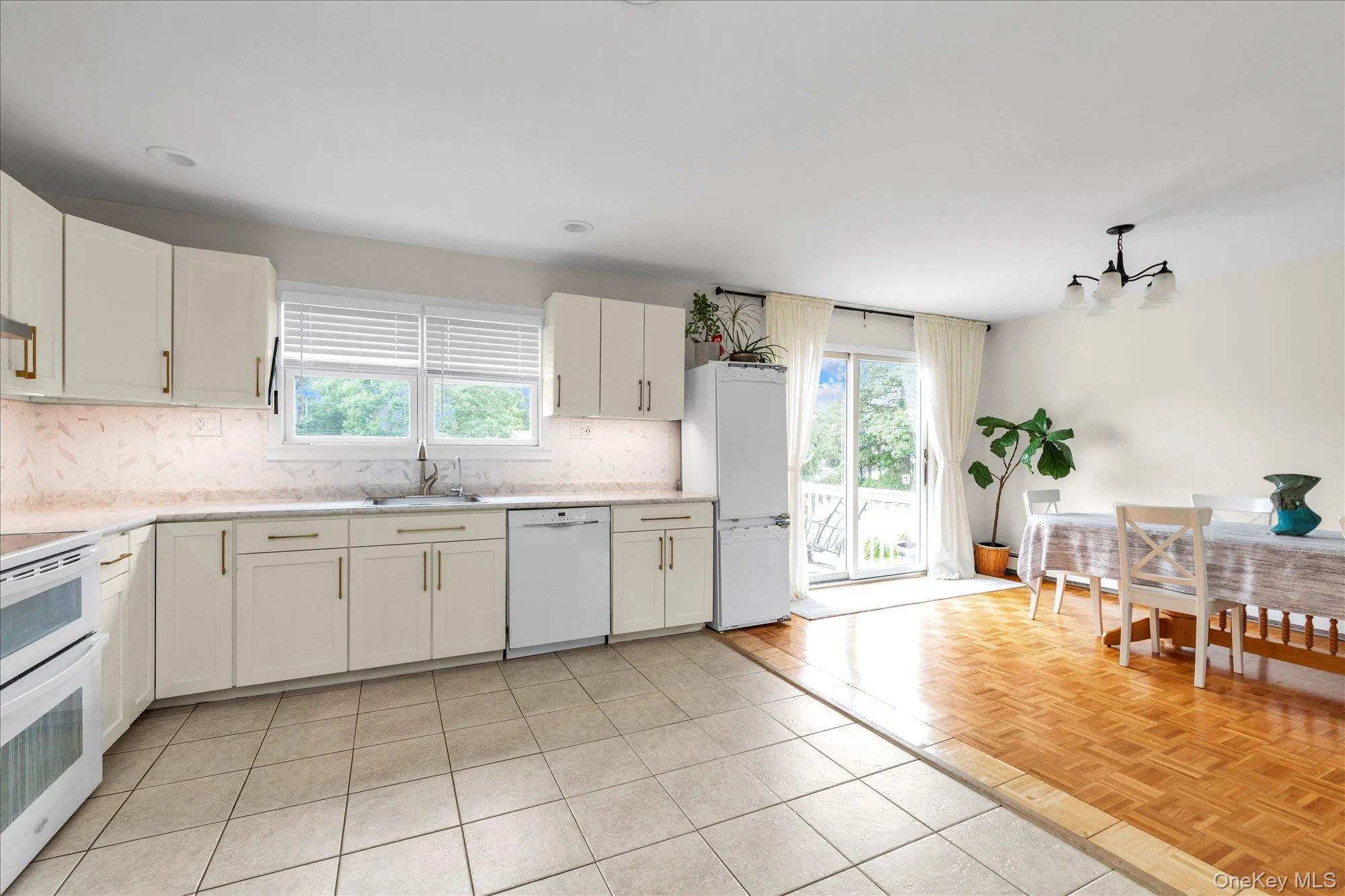 583 Erie Avenue, Babylon, NY, 6 Bedrooms Bedrooms, 15 Rooms Rooms,3 BathroomsBathrooms,Residential,For Rent,Erie,0,1030232 583 Erie Avenue, Babylon, NY, 6 Bedrooms Bedrooms, 15 Rooms Rooms,3 BathroomsBathrooms,Residential,For Rent,Erie,0,1030232