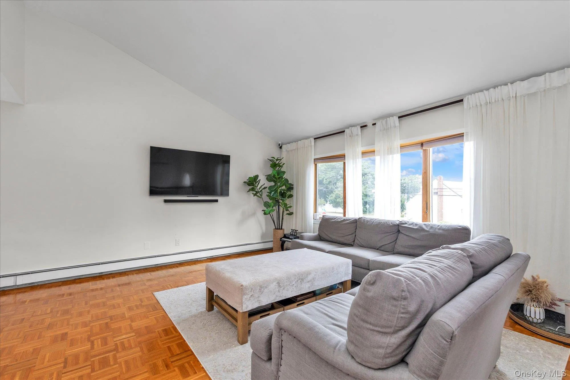 583 Erie Avenue, Babylon, NY, 6 Bedrooms Bedrooms, 15 Rooms Rooms,3 BathroomsBathrooms,Residential,For Rent,Erie,0,1030232 583 Erie Avenue, Babylon, NY, 6 Bedrooms Bedrooms, 15 Rooms Rooms,3 BathroomsBathrooms,Residential,For Rent,Erie,0,1030232