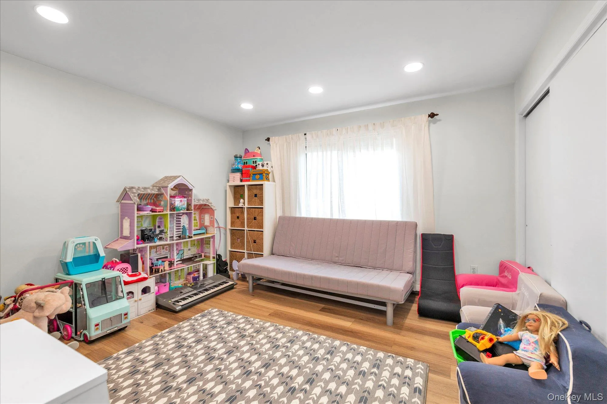 583 Erie Avenue, Babylon, NY, 6 Bedrooms Bedrooms, 15 Rooms Rooms,3 BathroomsBathrooms,Residential,For Rent,Erie,0,1030232 583 Erie Avenue, Babylon, NY, 6 Bedrooms Bedrooms, 15 Rooms Rooms,3 BathroomsBathrooms,Residential,For Rent,Erie,0,1030232