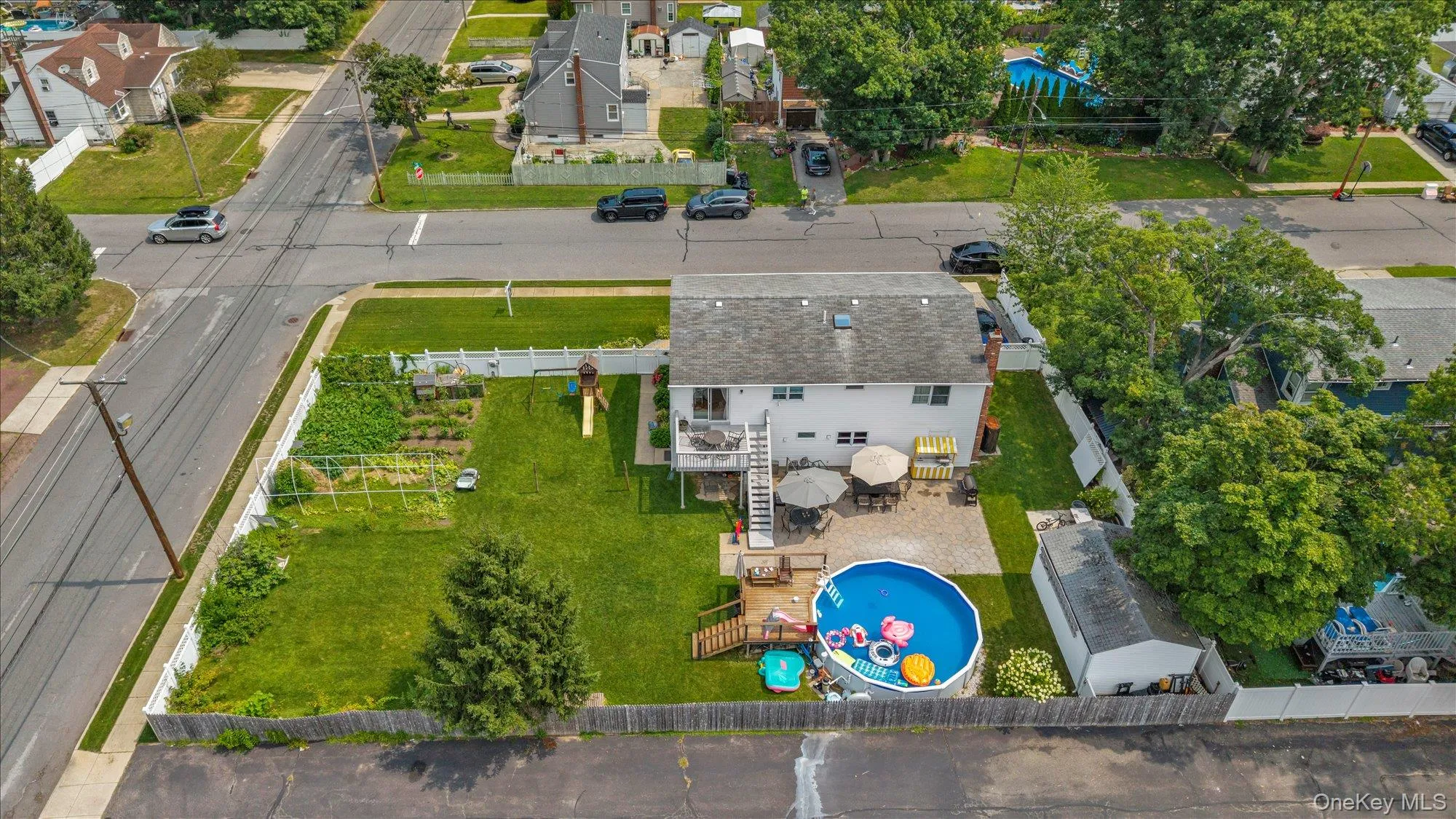 583 Erie Avenue, Babylon, NY, 6 Bedrooms Bedrooms, 15 Rooms Rooms,3 BathroomsBathrooms,Residential,For Rent,Erie,0,1030232 583 Erie Avenue, Babylon, NY, 6 Bedrooms Bedrooms, 15 Rooms Rooms,3 BathroomsBathrooms,Residential,For Rent,Erie,0,1030232