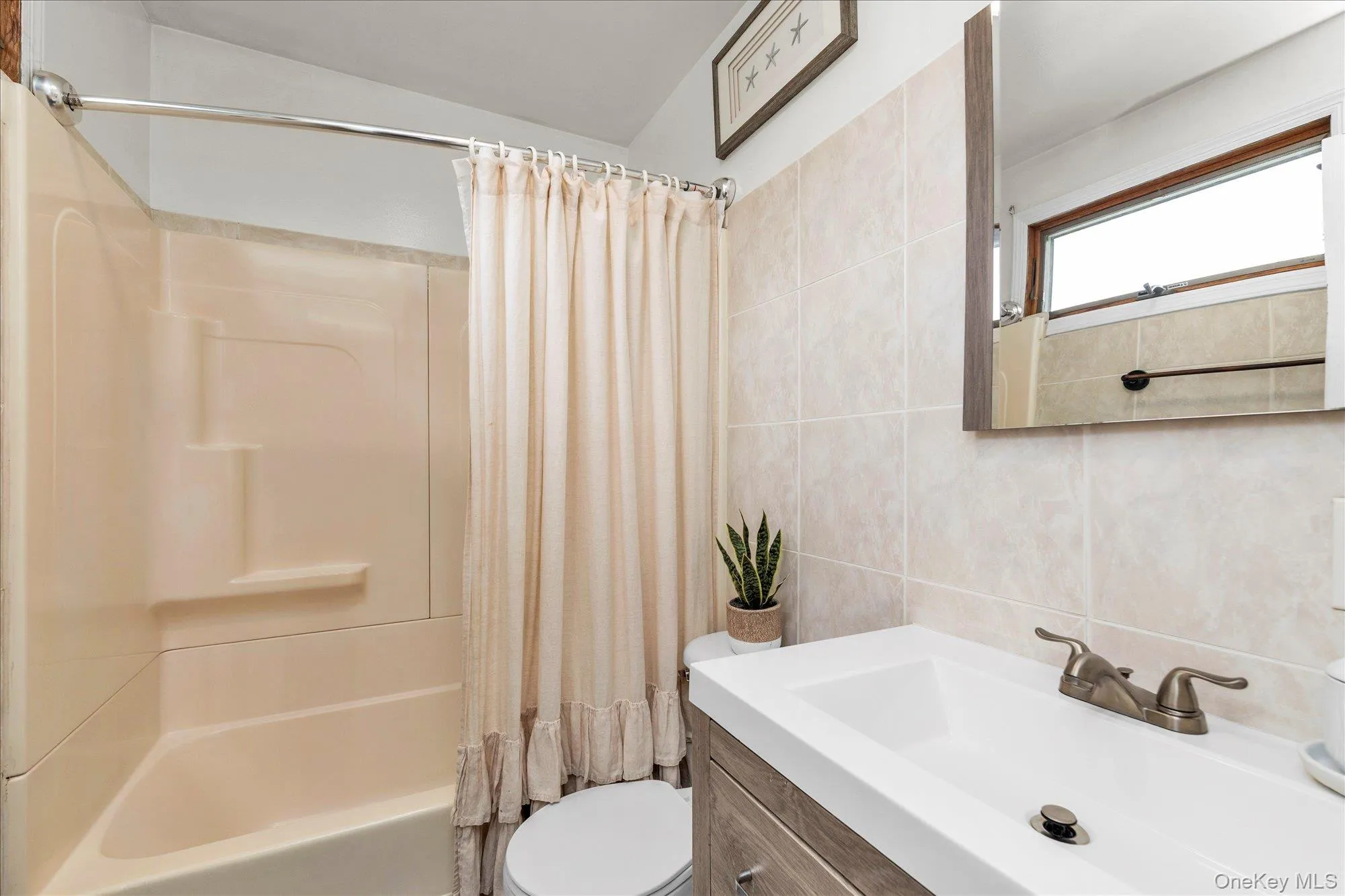 583 Erie Avenue, Babylon, NY, 6 Bedrooms Bedrooms, 15 Rooms Rooms,3 BathroomsBathrooms,Residential,For Rent,Erie,0,1030232 583 Erie Avenue, Babylon, NY, 6 Bedrooms Bedrooms, 15 Rooms Rooms,3 BathroomsBathrooms,Residential,For Rent,Erie,0,1030232