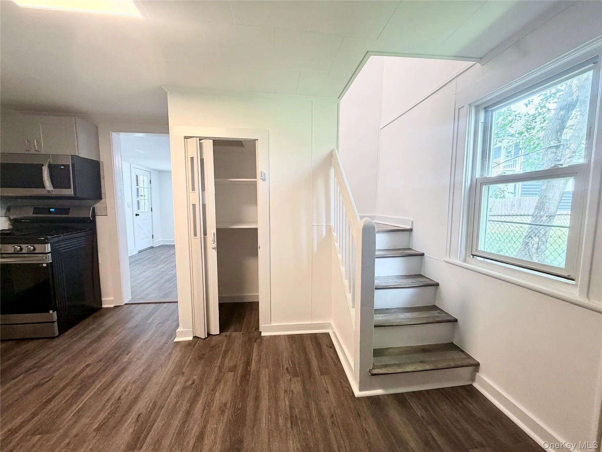 94 Center Street, Highlands, NY, 3 Bedrooms Bedrooms, 6 Rooms Rooms,1 BathroomBathrooms,Residential Lease,For Rent,Center,0,1030233 94 Center Street, Highlands, NY, 3 Bedrooms Bedrooms, 6 Rooms Rooms,1 BathroomBathrooms,Residential Lease,For Rent,Center,0,1030233