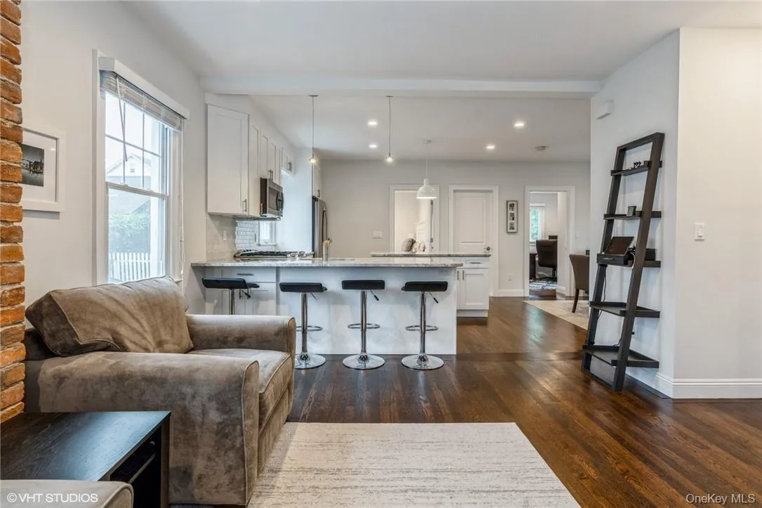 338 Palmer Avenue, Mamaroneck, NY, 2 Bedrooms Bedrooms, 5 Rooms Rooms,1 BathroomBathrooms,Residential Lease,For Rent,Palmer,0,1030236 338 Palmer Avenue, Mamaroneck, NY, 2 Bedrooms Bedrooms, 5 Rooms Rooms,1 BathroomBathrooms,Residential Lease,For Rent,Palmer,0,1030236