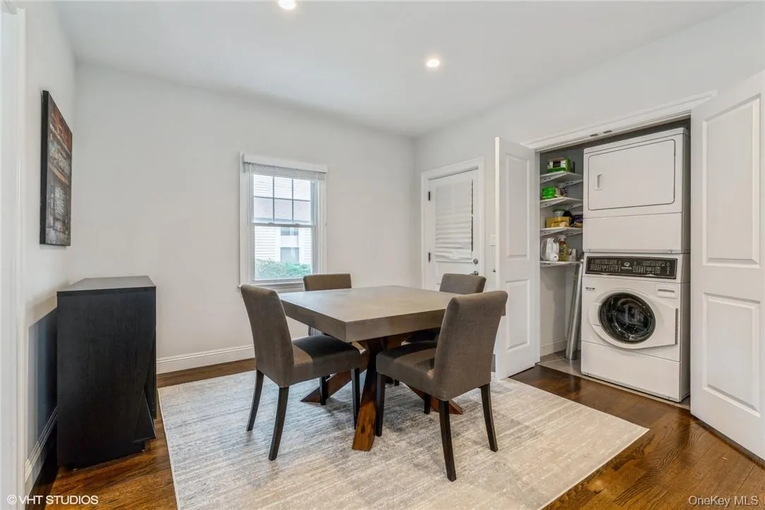 338 Palmer Avenue, Mamaroneck, NY, 2 Bedrooms Bedrooms, 5 Rooms Rooms,1 BathroomBathrooms,Residential Lease,For Rent,Palmer,0,1030236 338 Palmer Avenue, Mamaroneck, NY, 2 Bedrooms Bedrooms, 5 Rooms Rooms,1 BathroomBathrooms,Residential Lease,For Rent,Palmer,0,1030236