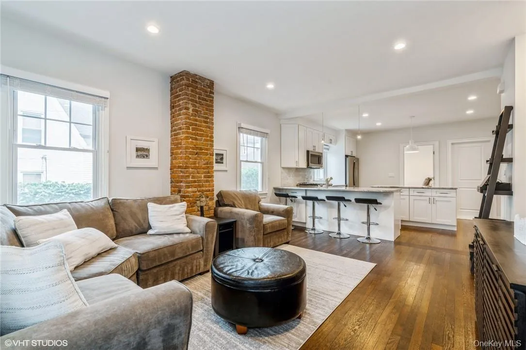 338 Palmer Avenue, Mamaroneck, NY, 2 Bedrooms Bedrooms, 5 Rooms Rooms,1 BathroomBathrooms,Residential Lease,For Rent,Palmer,0,1030236 338 Palmer Avenue, Mamaroneck, NY, 2 Bedrooms Bedrooms, 5 Rooms Rooms,1 BathroomBathrooms,Residential Lease,For Rent,Palmer,0,1030236
