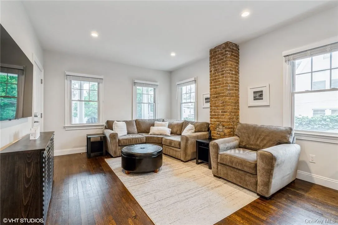 338 Palmer Avenue, Mamaroneck, NY, 2 Bedrooms Bedrooms, 5 Rooms Rooms,1 BathroomBathrooms,Residential Lease,For Rent,Palmer,0,1030236 338 Palmer Avenue, Mamaroneck, NY, 2 Bedrooms Bedrooms, 5 Rooms Rooms,1 BathroomBathrooms,Residential Lease,For Rent,Palmer,0,1030236