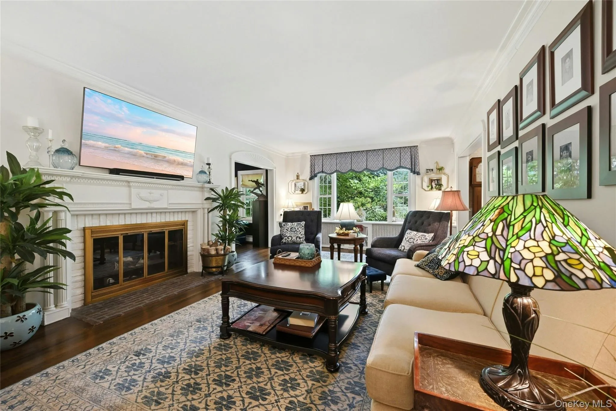 Formal Living Rm w/ Firelace Formal Living Rm w/ Firelace