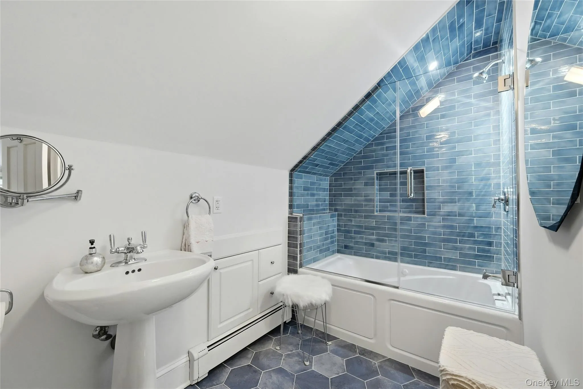 Full Bathroom Full Bathroom