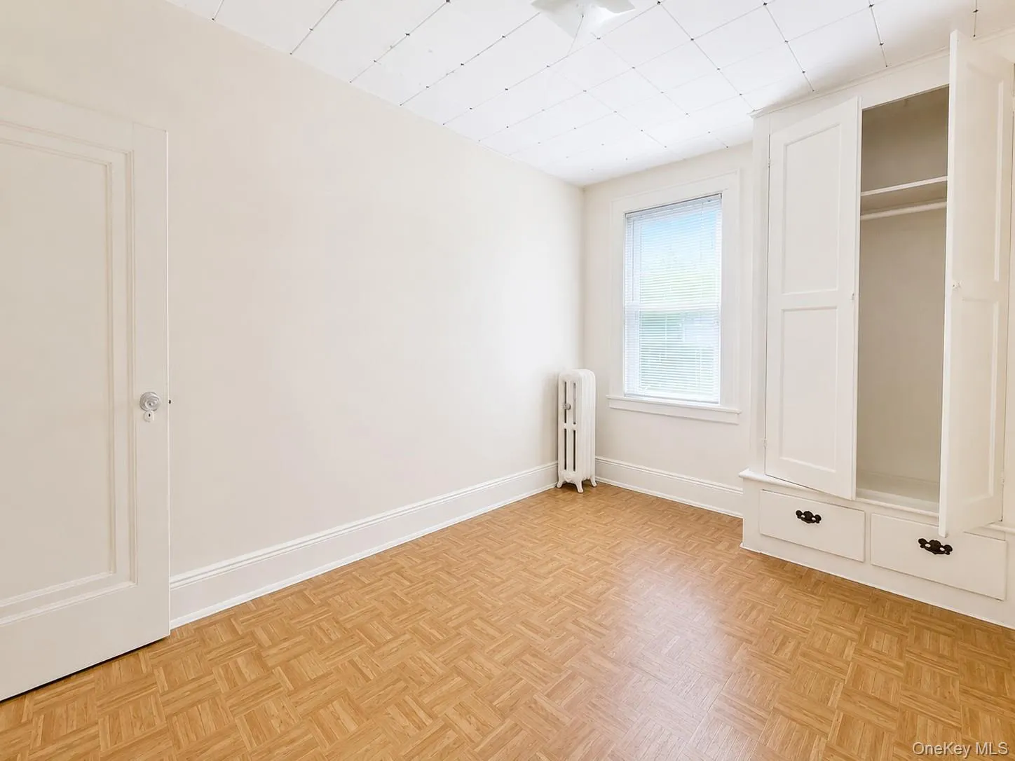 6442 Catalpa Avenue, New York, NY, 2 Bedrooms Bedrooms, 5 Rooms Rooms,1 BathroomBathrooms,Residential Lease,For Rent,Catalpa,0,1030244 6442 Catalpa Avenue, New York, NY, 2 Bedrooms Bedrooms, 5 Rooms Rooms,1 BathroomBathrooms,Residential Lease,For Rent,Catalpa,0,1030244
