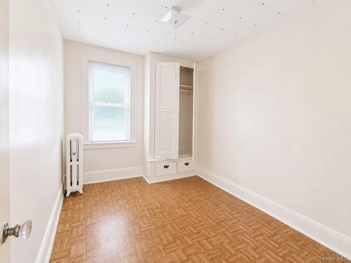 6442 Catalpa Avenue, New York, NY, 2 Bedrooms Bedrooms, 5 Rooms Rooms,1 BathroomBathrooms,Residential Lease,For Rent,Catalpa,0,1030244 6442 Catalpa Avenue, New York, NY, 2 Bedrooms Bedrooms, 5 Rooms Rooms,1 BathroomBathrooms,Residential Lease,For Rent,Catalpa,0,1030244