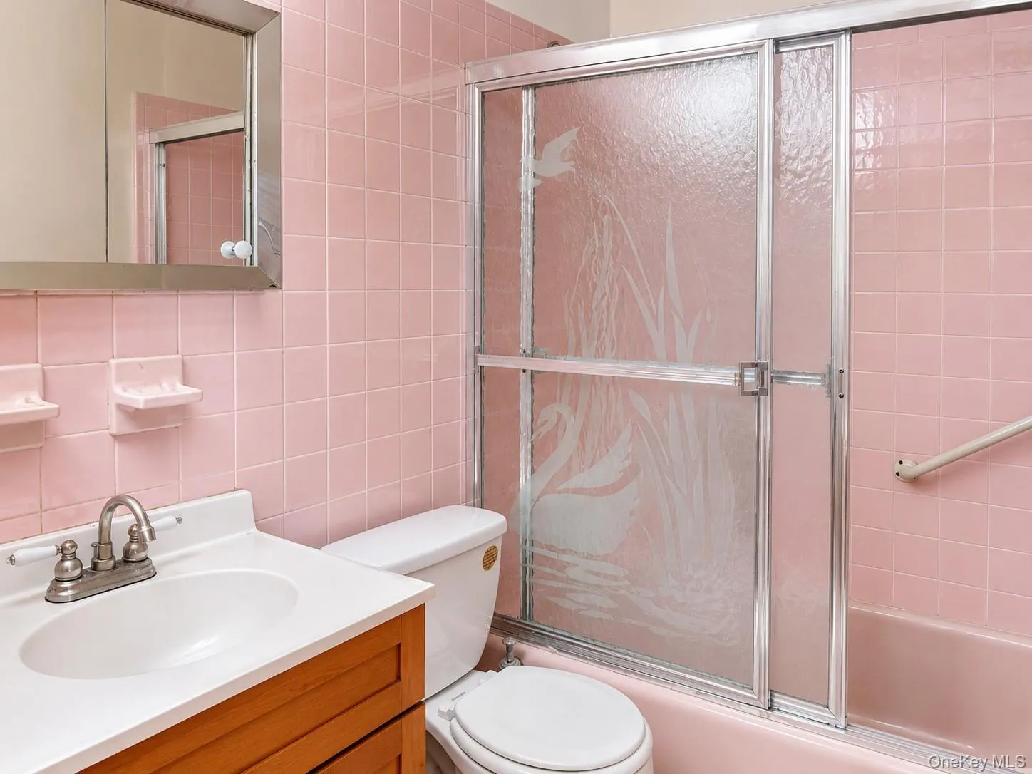 6442 Catalpa Avenue, New York, NY, 2 Bedrooms Bedrooms, 5 Rooms Rooms,1 BathroomBathrooms,Residential Lease,For Rent,Catalpa,0,1030244 6442 Catalpa Avenue, New York, NY, 2 Bedrooms Bedrooms, 5 Rooms Rooms,1 BathroomBathrooms,Residential Lease,For Rent,Catalpa,0,1030244