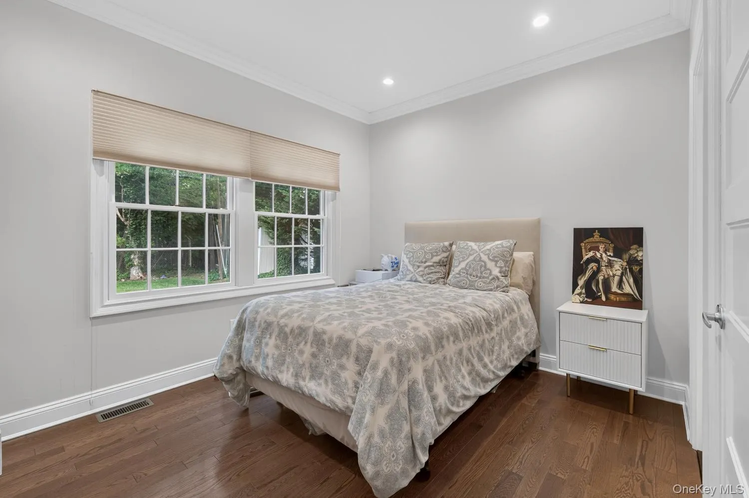 Main Floor Guest Room with ensuite bath. Main Floor Guest Room with ensuite bath.