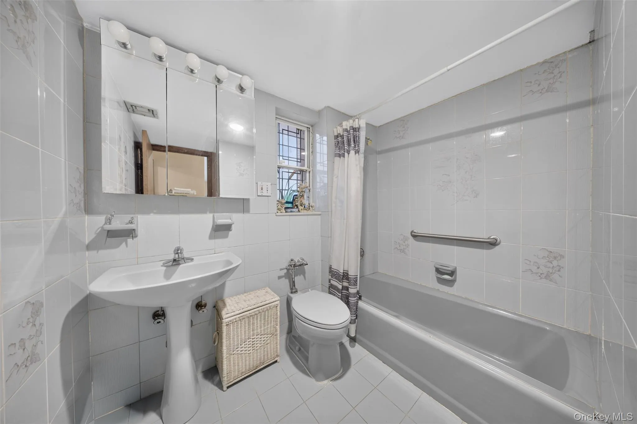 138-61 63rd Avenue, New York, NY, 7 Bedrooms Bedrooms, 10 Rooms Rooms,4 BathroomsBathrooms,Residential,For Rent,63rd,0,1030257 138-61 63rd Avenue, New York, NY, 7 Bedrooms Bedrooms, 10 Rooms Rooms,4 BathroomsBathrooms,Residential,For Rent,63rd,0,1030257