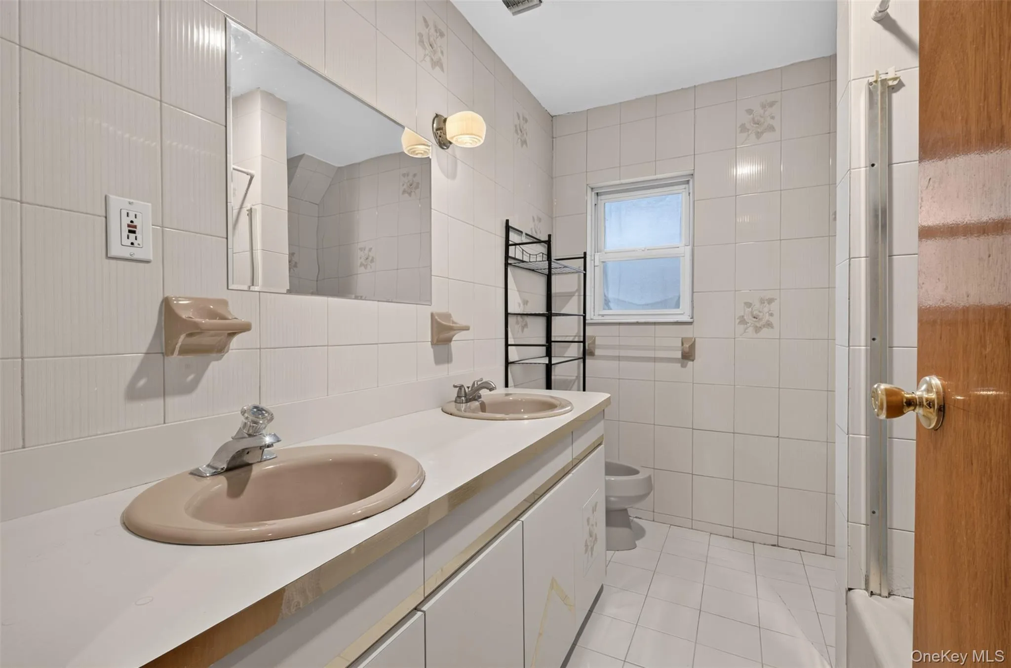 138-61 63rd Avenue, New York, NY, 7 Bedrooms Bedrooms, 10 Rooms Rooms,4 BathroomsBathrooms,Residential,For Rent,63rd,0,1030257 138-61 63rd Avenue, New York, NY, 7 Bedrooms Bedrooms, 10 Rooms Rooms,4 BathroomsBathrooms,Residential,For Rent,63rd,0,1030257
