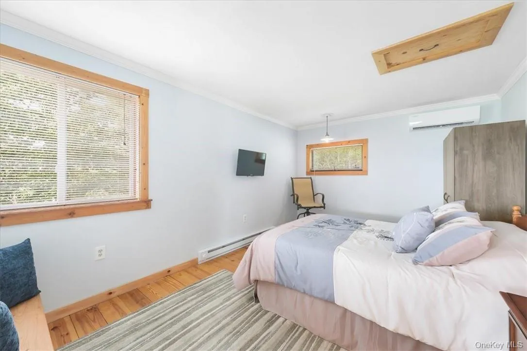 Master Bedroom. with double window to enjoy VIEWS & Nature Mini Split with AC & Heat. Master Bedroom. with double window to enjoy VIEWS & Nature Mini Split with AC & Heat.