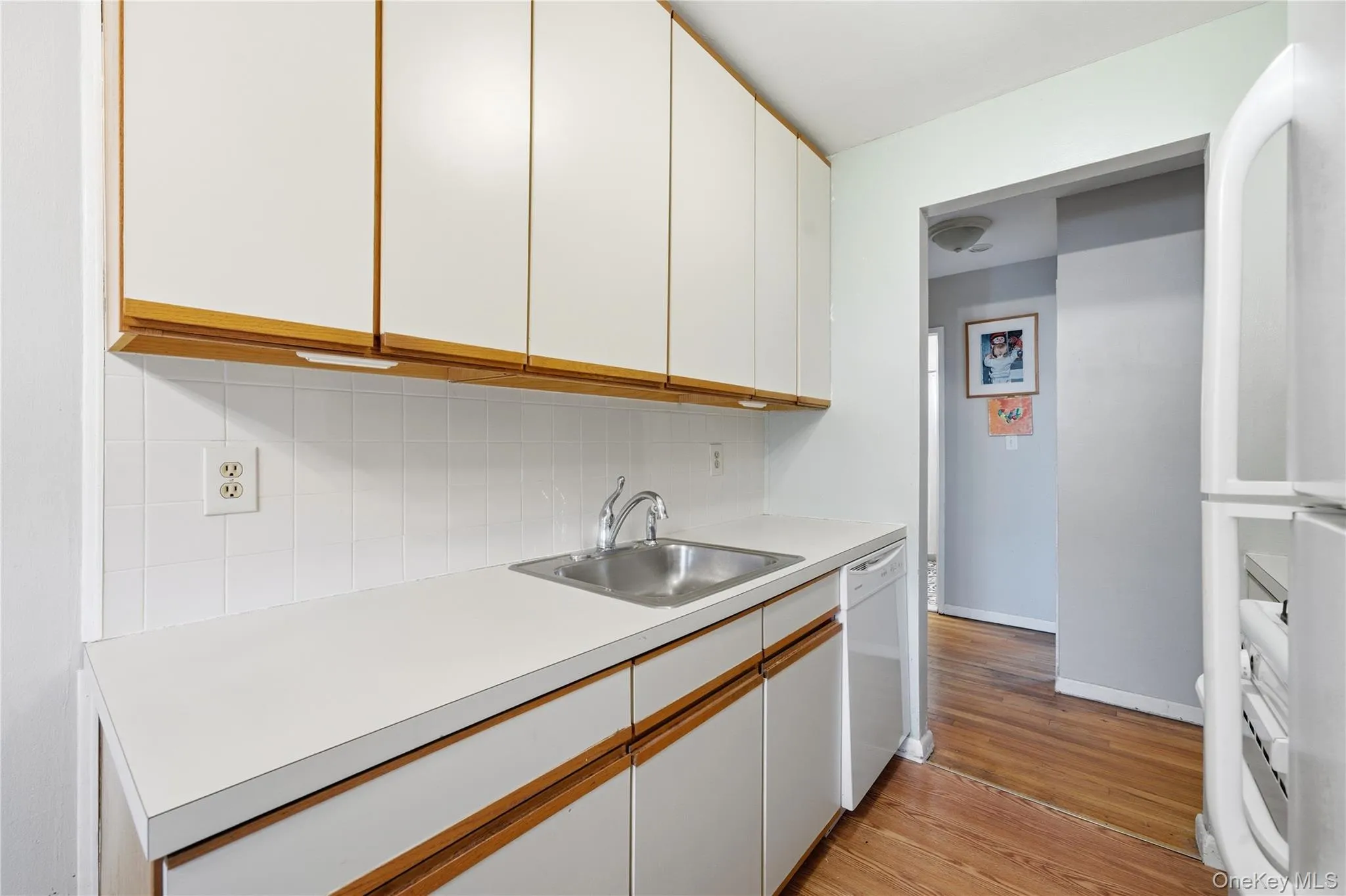 297 Merrick Road, Babylon, NY, 1 Bedroom Bedrooms, 4 Rooms Rooms,1 BathroomBathrooms,Residential,For Rent,Merrick,0,1030264 297 Merrick Road, Babylon, NY, 1 Bedroom Bedrooms, 4 Rooms Rooms,1 BathroomBathrooms,Residential,For Rent,Merrick,0,1030264