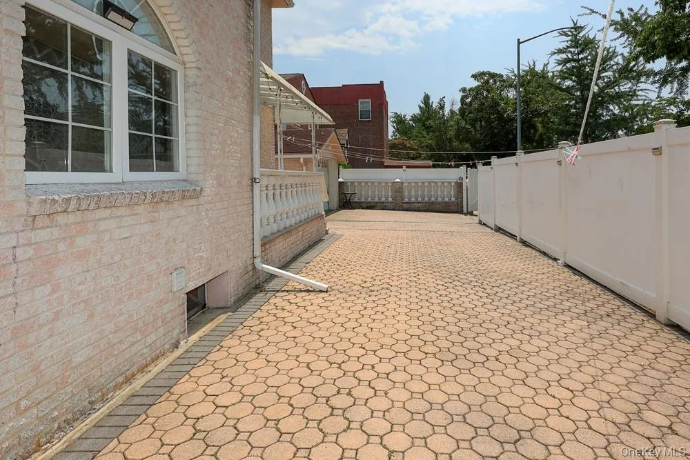 265-04 79th Avenue, New York, NY, 3 Bedrooms Bedrooms, 6 Rooms Rooms,4 BathroomsBathrooms,Residential,For Rent,79th,0,1030270 265-04 79th Avenue, New York, NY, 3 Bedrooms Bedrooms, 6 Rooms Rooms,4 BathroomsBathrooms,Residential,For Rent,79th,0,1030270