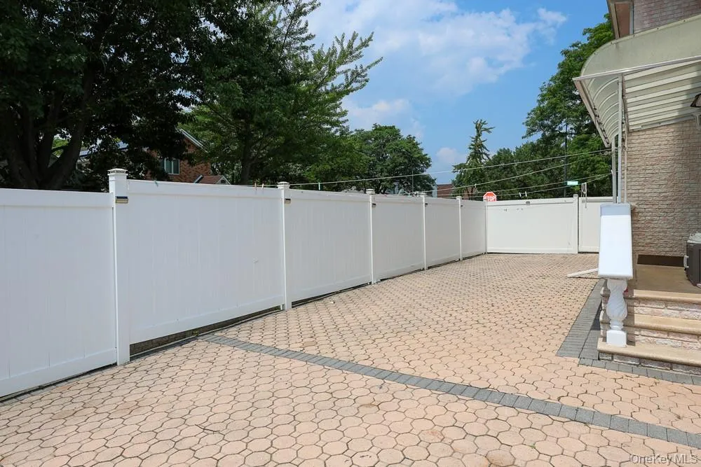 265-04 79th Avenue, New York, NY, 3 Bedrooms Bedrooms, 6 Rooms Rooms,4 BathroomsBathrooms,Residential,For Rent,79th,0,1030270 265-04 79th Avenue, New York, NY, 3 Bedrooms Bedrooms, 6 Rooms Rooms,4 BathroomsBathrooms,Residential,For Rent,79th,0,1030270