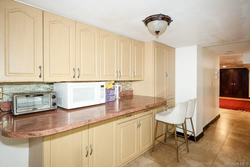 265-04 79th Avenue, New York, NY, 3 Bedrooms Bedrooms, 6 Rooms Rooms,4 BathroomsBathrooms,Residential,For Rent,79th,0,1030270 265-04 79th Avenue, New York, NY, 3 Bedrooms Bedrooms, 6 Rooms Rooms,4 BathroomsBathrooms,Residential,For Rent,79th,0,1030270