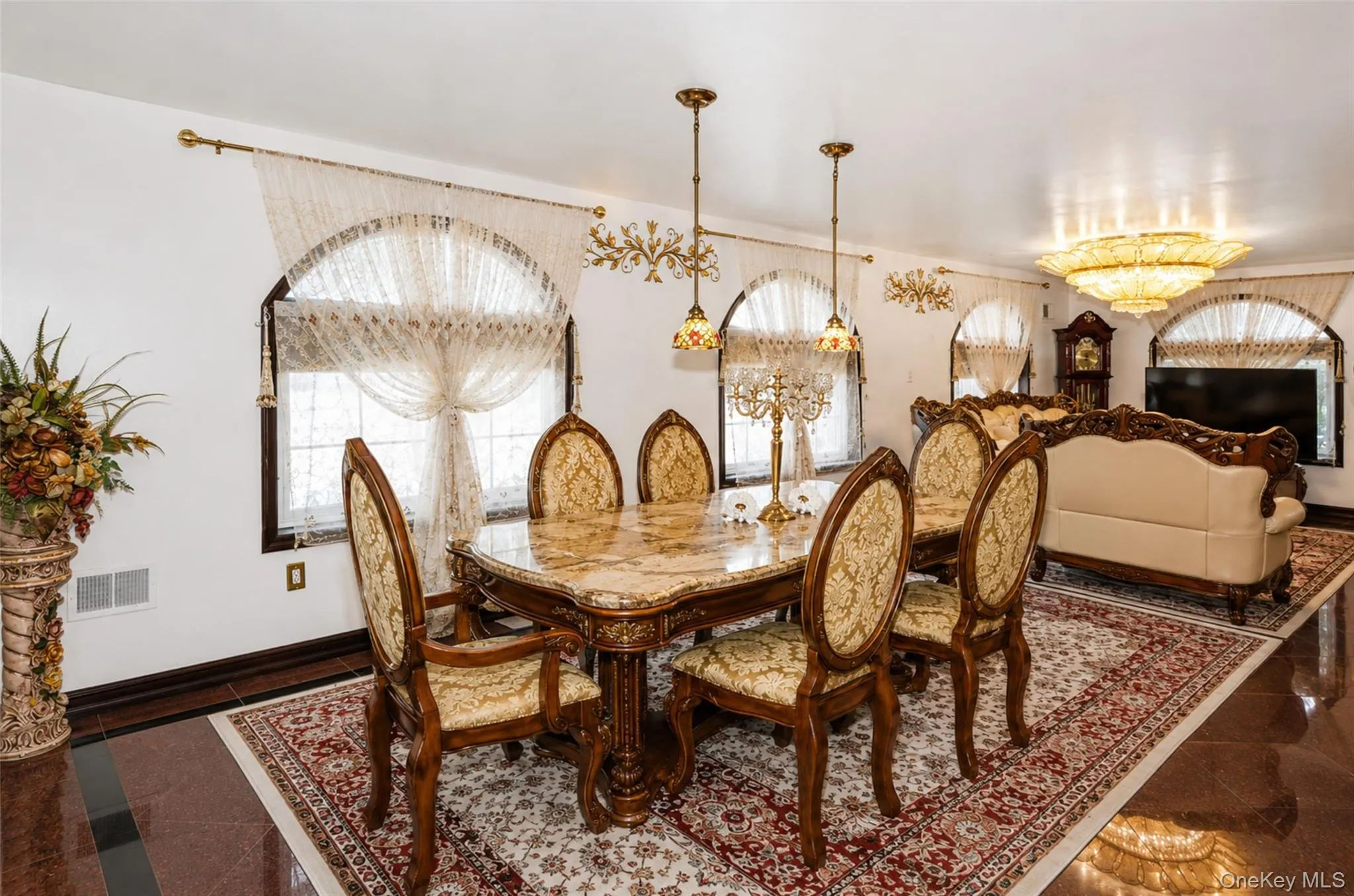 265-04 79th Avenue, New York, NY, 3 Bedrooms Bedrooms, 6 Rooms Rooms,4 BathroomsBathrooms,Residential,For Rent,79th,0,1030270 265-04 79th Avenue, New York, NY, 3 Bedrooms Bedrooms, 6 Rooms Rooms,4 BathroomsBathrooms,Residential,For Rent,79th,0,1030270