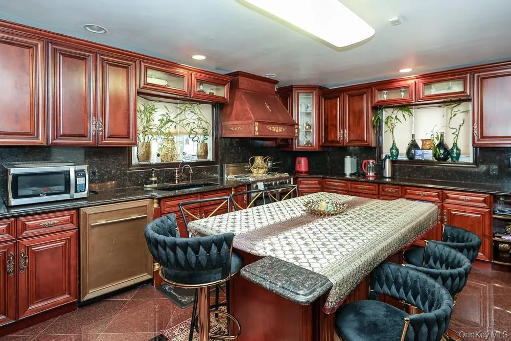 265-04 79th Avenue, New York, NY, 3 Bedrooms Bedrooms, 6 Rooms Rooms,4 BathroomsBathrooms,Residential,For Rent,79th,0,1030270 265-04 79th Avenue, New York, NY, 3 Bedrooms Bedrooms, 6 Rooms Rooms,4 BathroomsBathrooms,Residential,For Rent,79th,0,1030270