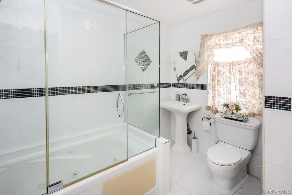 265-04 79th Avenue, New York, NY, 3 Bedrooms Bedrooms, 6 Rooms Rooms,4 BathroomsBathrooms,Residential,For Rent,79th,0,1030270 265-04 79th Avenue, New York, NY, 3 Bedrooms Bedrooms, 6 Rooms Rooms,4 BathroomsBathrooms,Residential,For Rent,79th,0,1030270