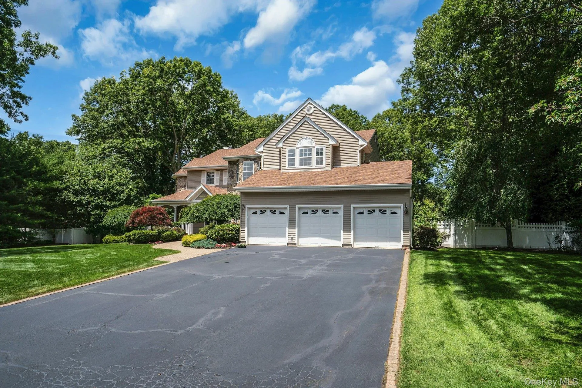 7 Dorm Court, Brookhaven, NY, 5 Bedrooms Bedrooms, 10 Rooms Rooms,2 BathroomsBathrooms,Residential,For Rent,Dorm,0,1030274 7 Dorm Court, Brookhaven, NY, 5 Bedrooms Bedrooms, 10 Rooms Rooms,2 BathroomsBathrooms,Residential,For Rent,Dorm,0,1030274