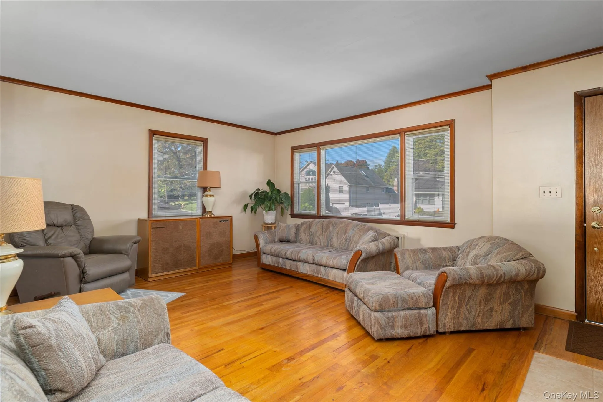 Living Room with Oak floors Living Room with Oak floors