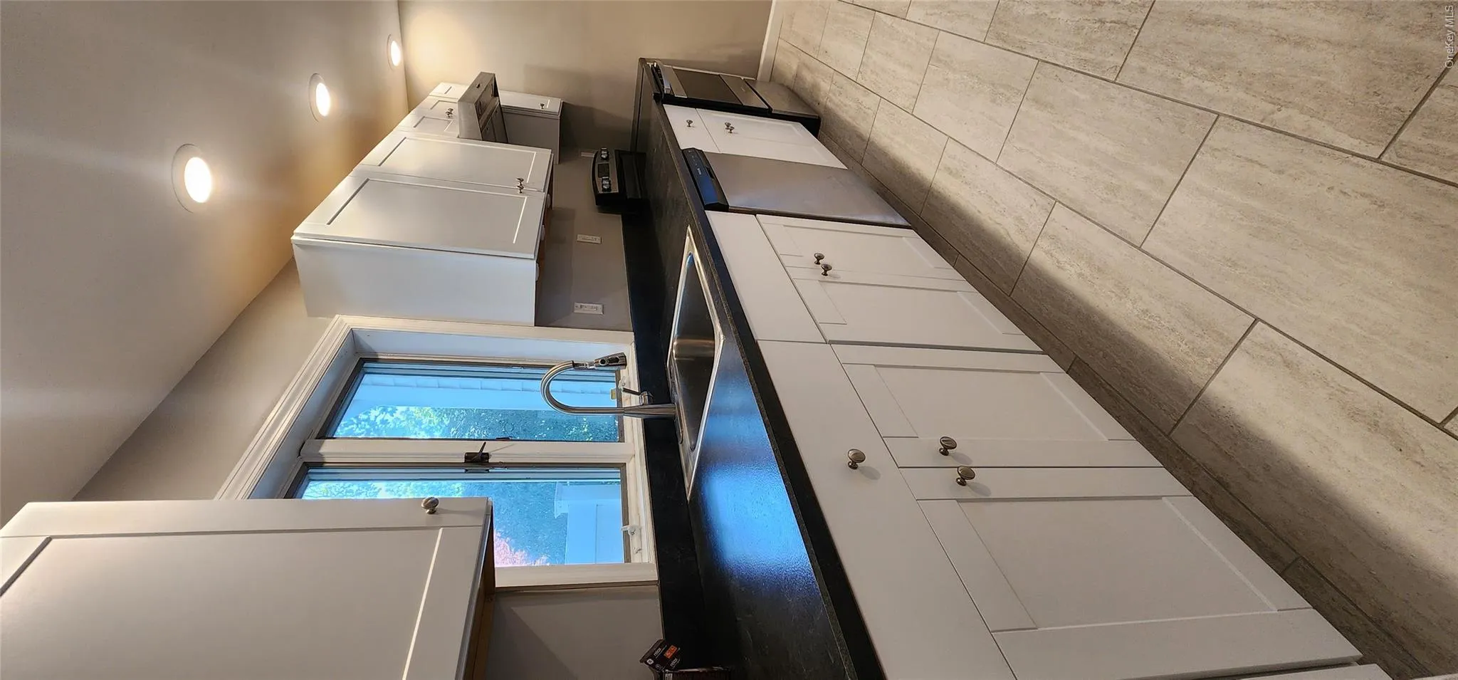 209 Route 32, Woodbury, NY, 1 Bedroom Bedrooms, 3 Rooms Rooms,1 BathroomBathrooms,Residential Lease,For Rent,Route 32,0,1030285 209 Route 32, Woodbury, NY, 1 Bedroom Bedrooms, 3 Rooms Rooms,1 BathroomBathrooms,Residential Lease,For Rent,Route 32,0,1030285