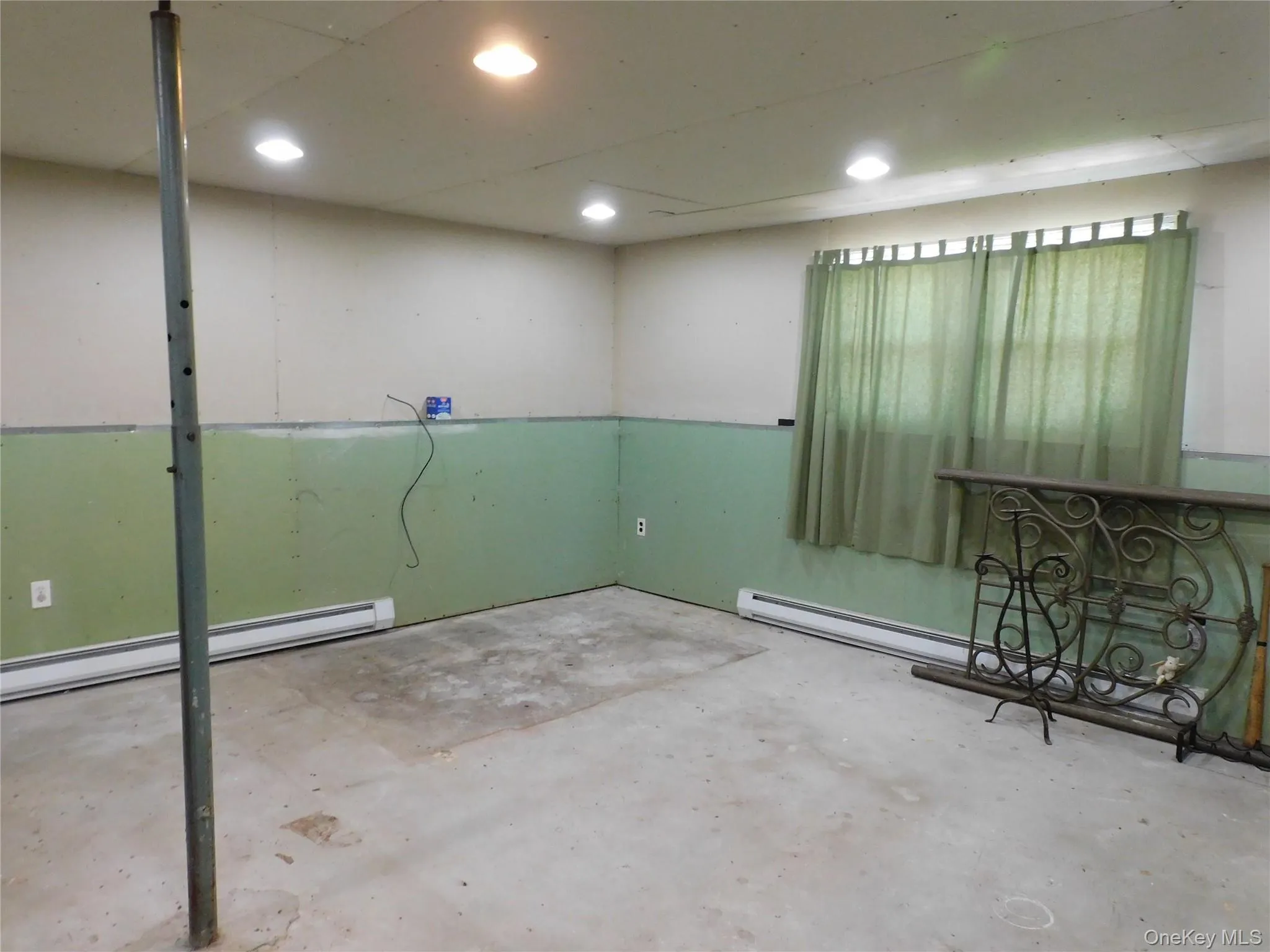 30 Kelly Avenue, Liberty, NY, 3 Bedrooms Bedrooms, 5 Rooms Rooms,2 BathroomsBathrooms,Residential,For Rent,Kelly,0,1030286 30 Kelly Avenue, Liberty, NY, 3 Bedrooms Bedrooms, 5 Rooms Rooms,2 BathroomsBathrooms,Residential,For Rent,Kelly,0,1030286