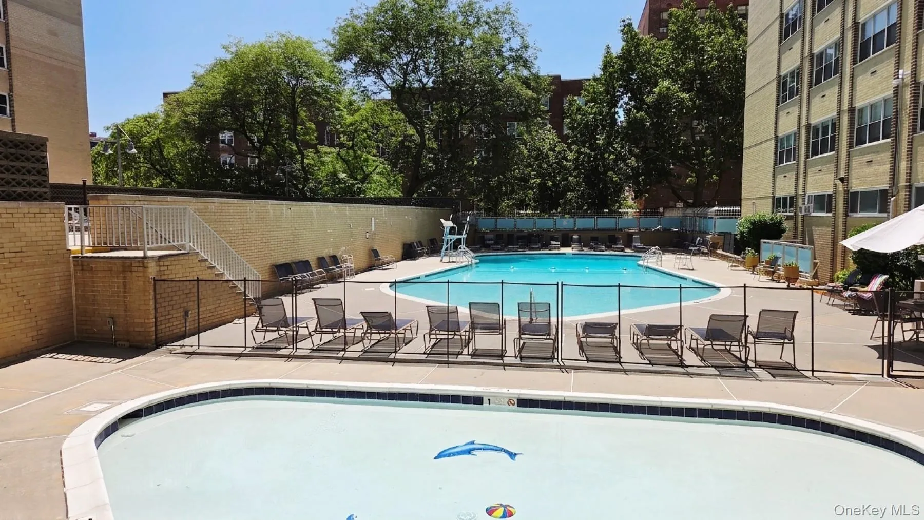 Seasonal heated pool Seasonal heated pool
