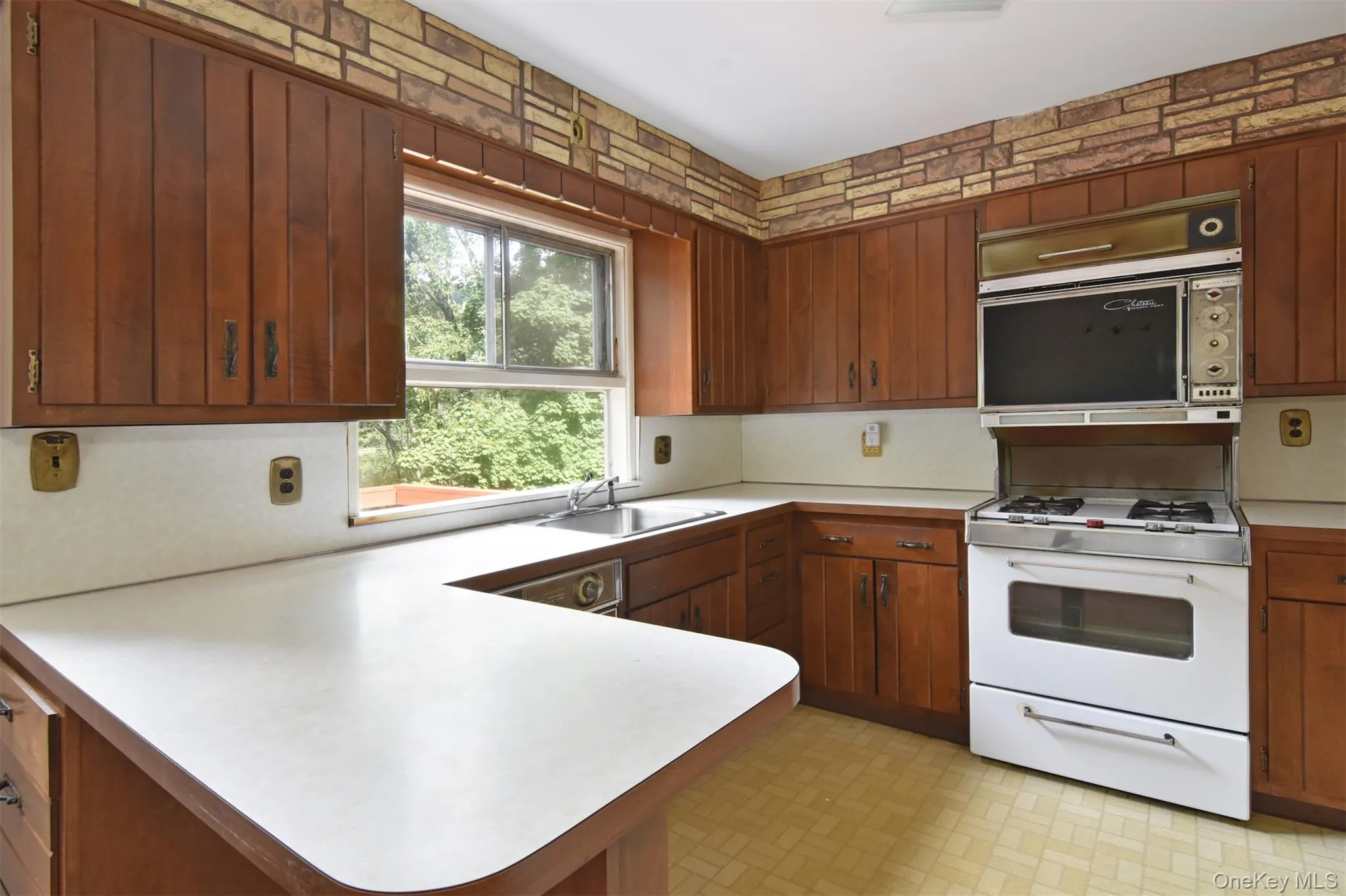 582 Washington Avenue, Mount Pleasant, NY, 3 Bedrooms Bedrooms, 6 Rooms Rooms,1 BathroomBathrooms,Residential,For Rent,Washington,0,1030292 582 Washington Avenue, Mount Pleasant, NY, 3 Bedrooms Bedrooms, 6 Rooms Rooms,1 BathroomBathrooms,Residential,For Rent,Washington,0,1030292