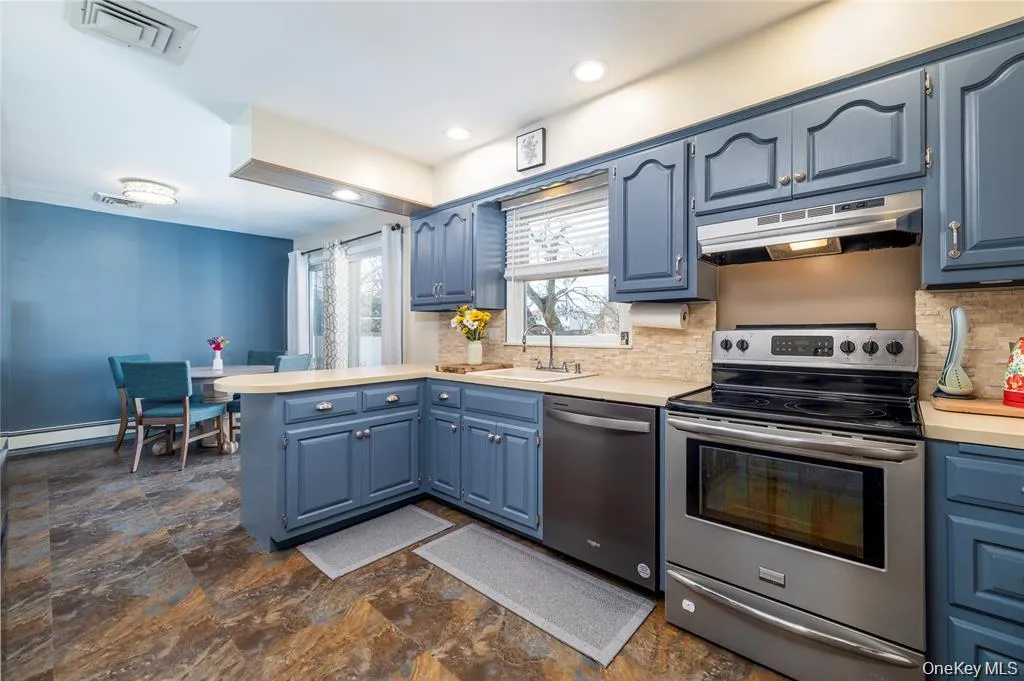 272 Baylawn Avenue, Babylon, NY, 4 Bedrooms Bedrooms, 7 Rooms Rooms,2 BathroomsBathrooms,Residential,For Rent,Baylawn,0,1030302 272 Baylawn Avenue, Babylon, NY, 4 Bedrooms Bedrooms, 7 Rooms Rooms,2 BathroomsBathrooms,Residential,For Rent,Baylawn,0,1030302