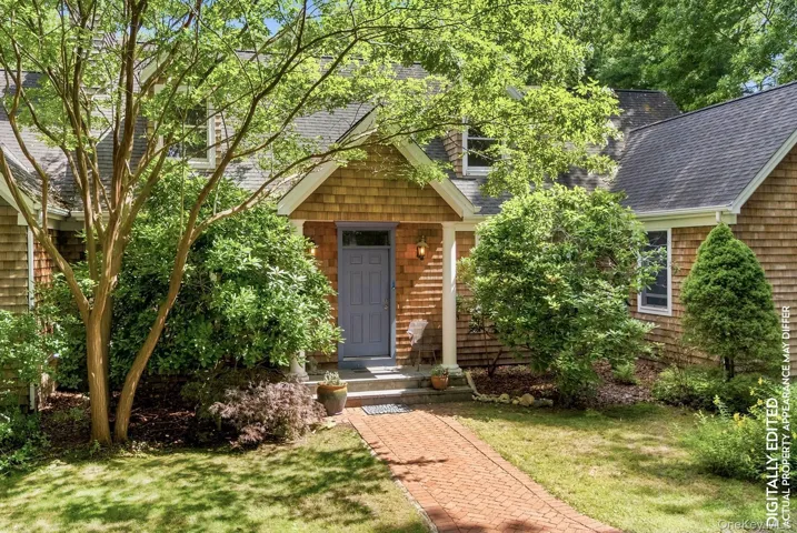 111 Merchants Path, Southampton, New York 11963